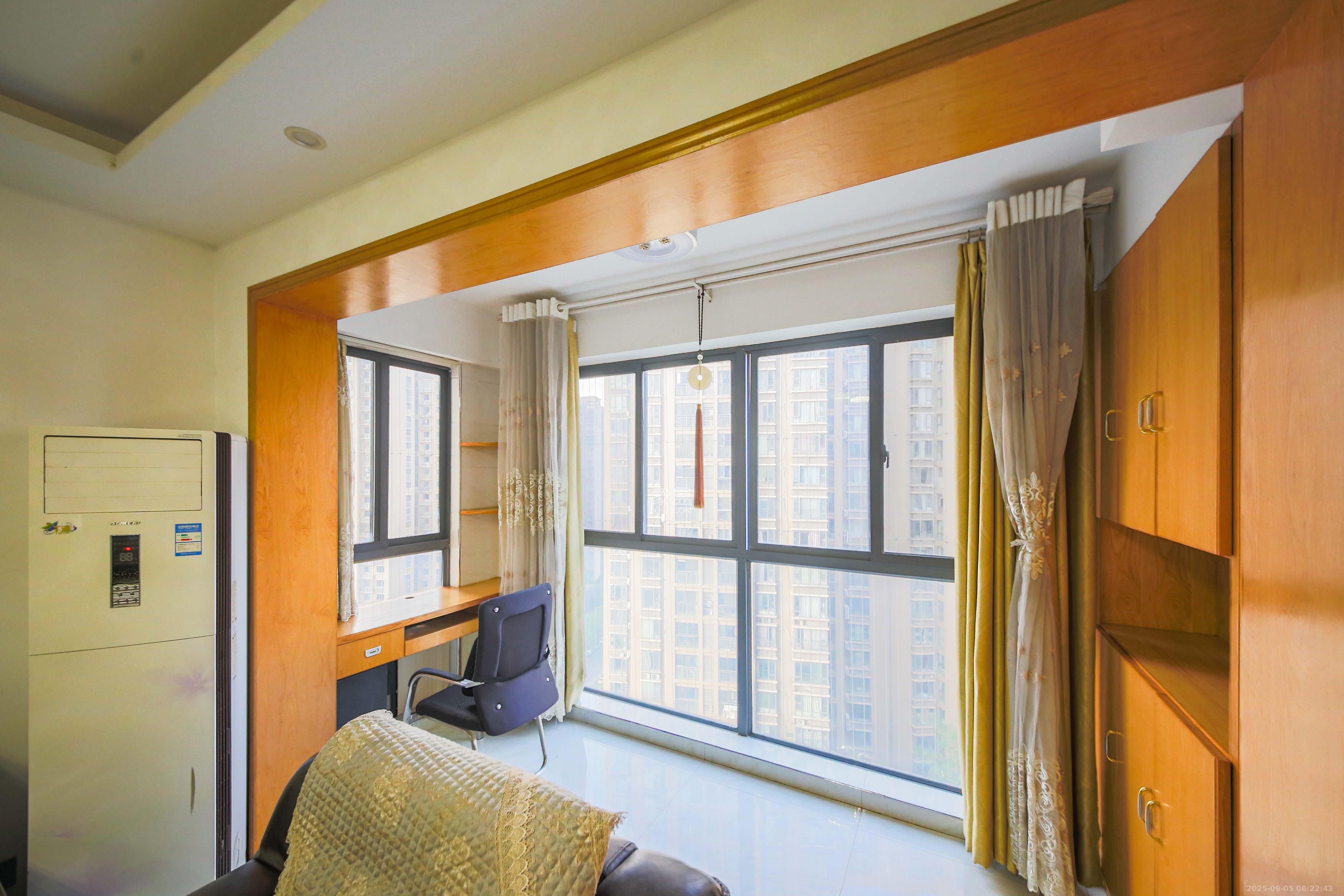 鑫远御文台一期  3室2厅1卫    113.0万 鑫远御文台一期  3室2厅1卫    113.0万阳台