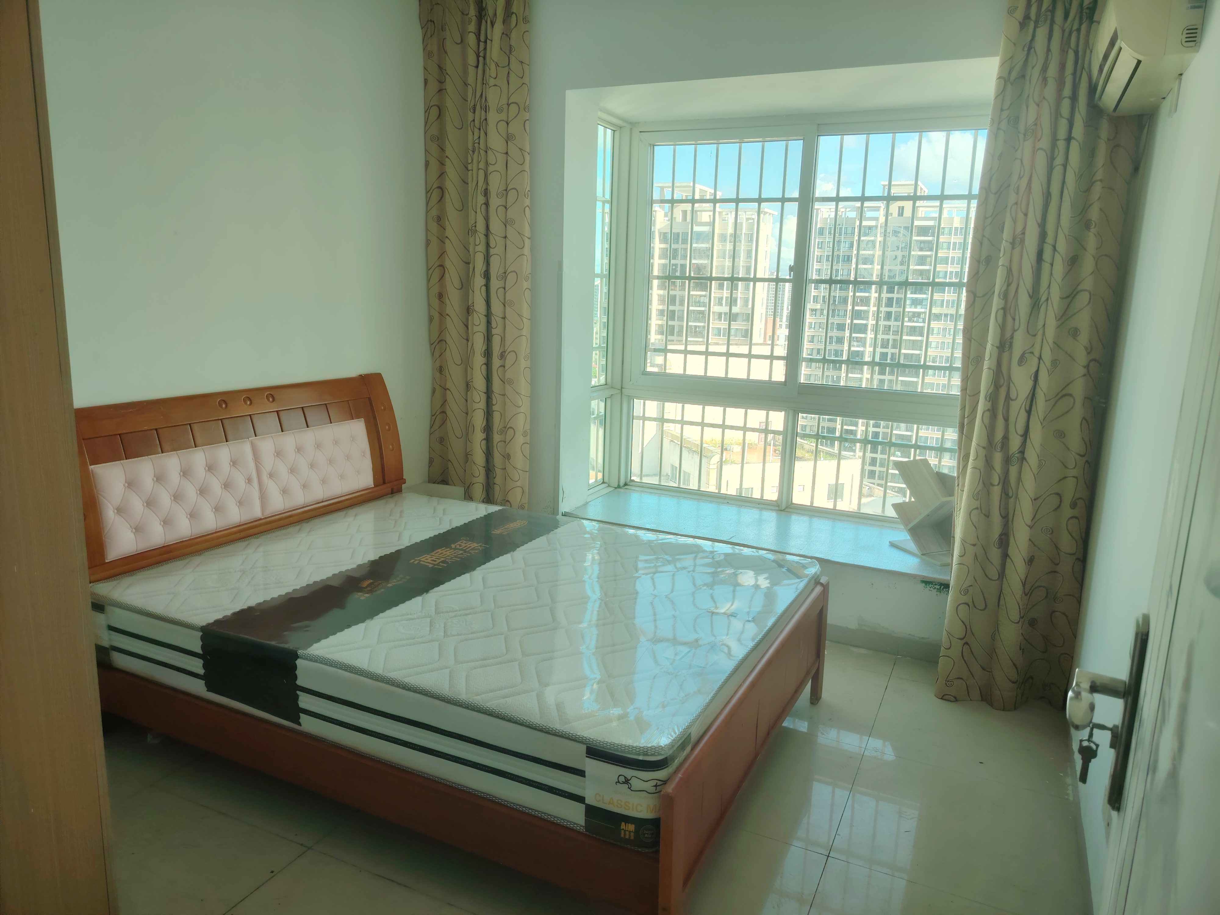 华宝雅苑 2室2厅1卫 2400.0元/月 华宝雅苑 2室2厅1卫 2400.0元/月室内图