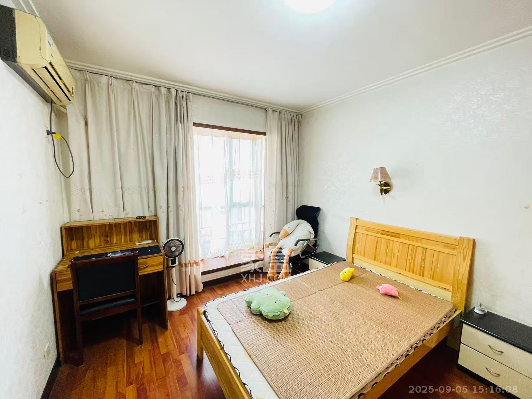 东方新城 1室0厅0卫 2500.0元/月 东方新城 1室0厅0卫 2500.0元/月室内图