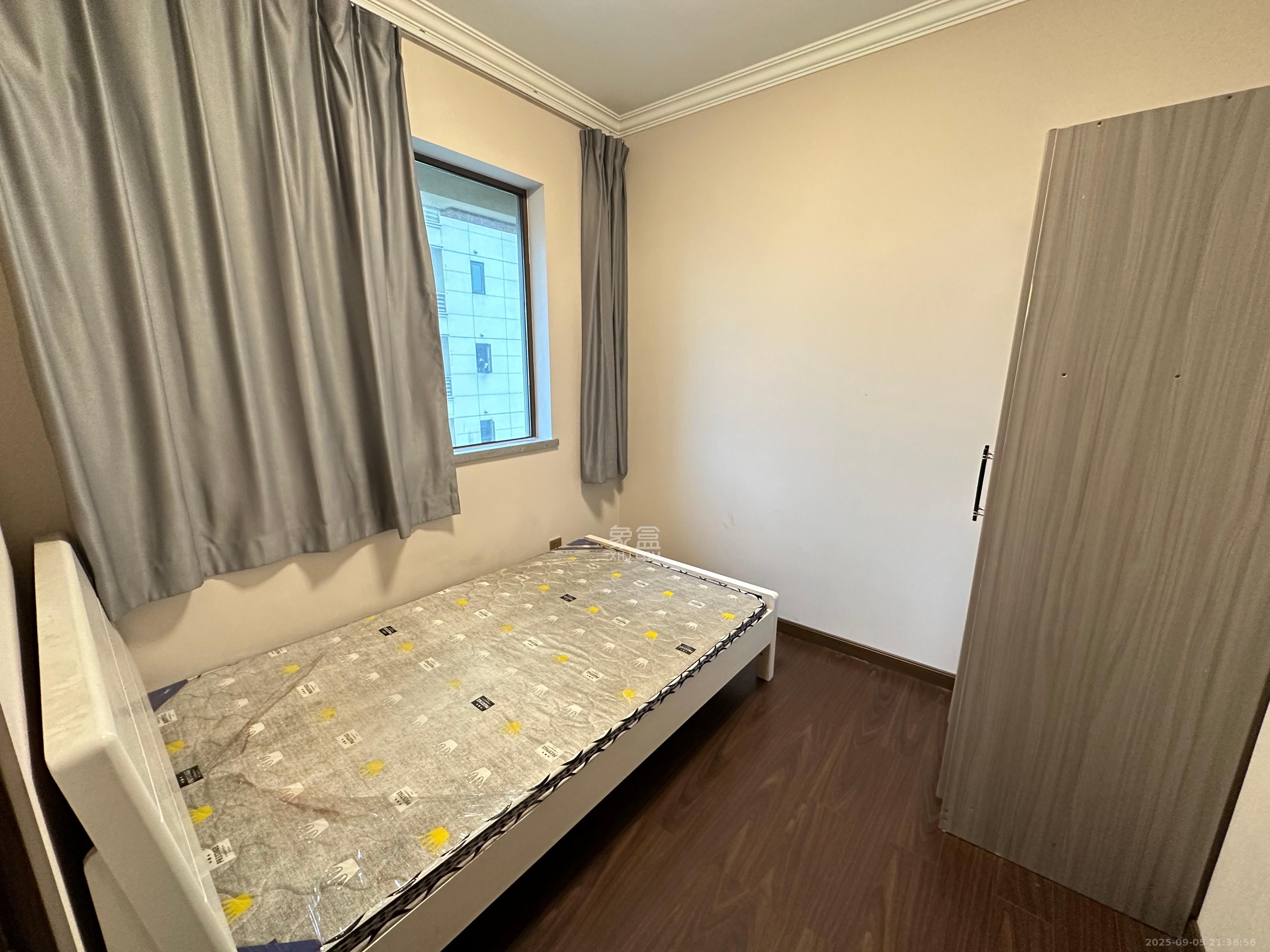 弘阳昕悦府  4室2厅2卫   3400.00元/月室内图
