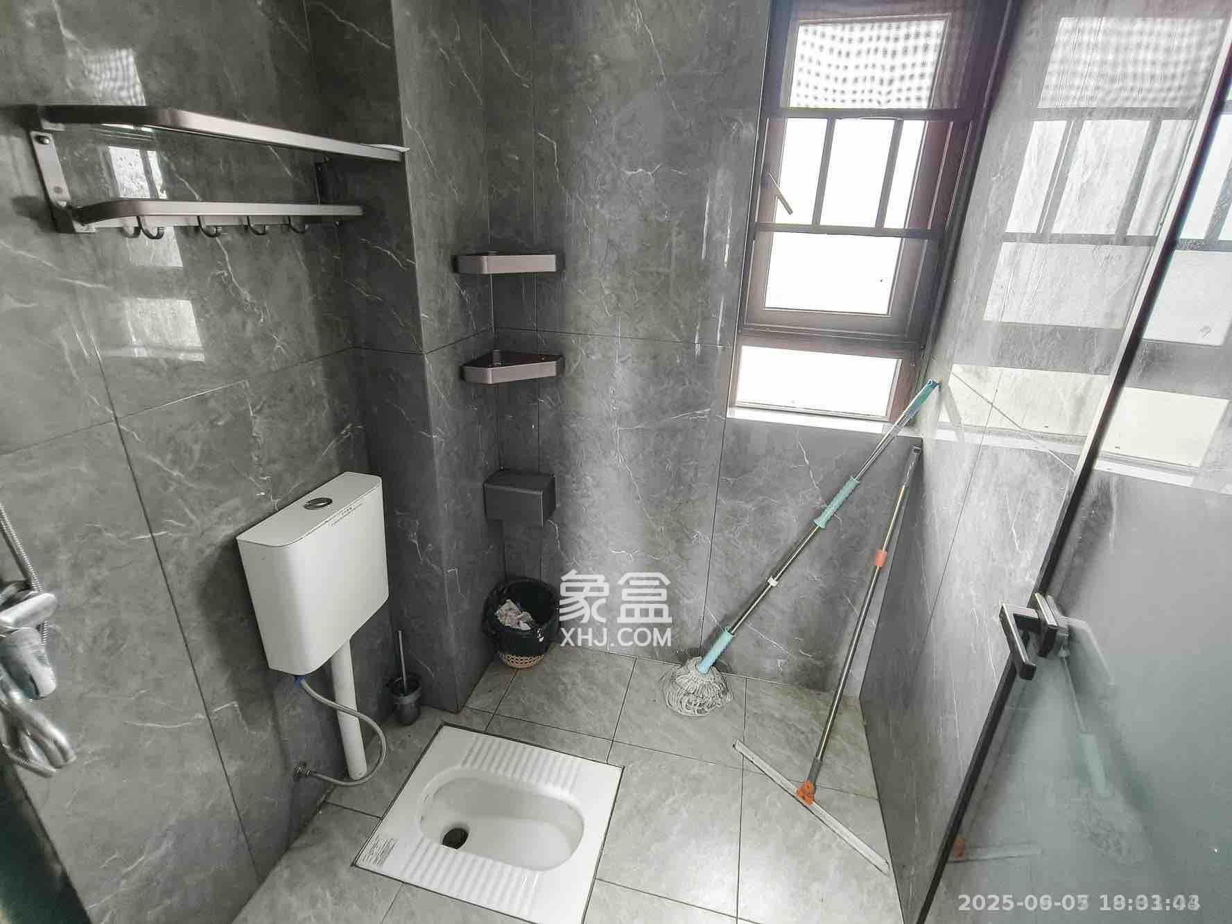 碧桂园翘楚棠  4室2厅2卫   3700.00元/月室内图
