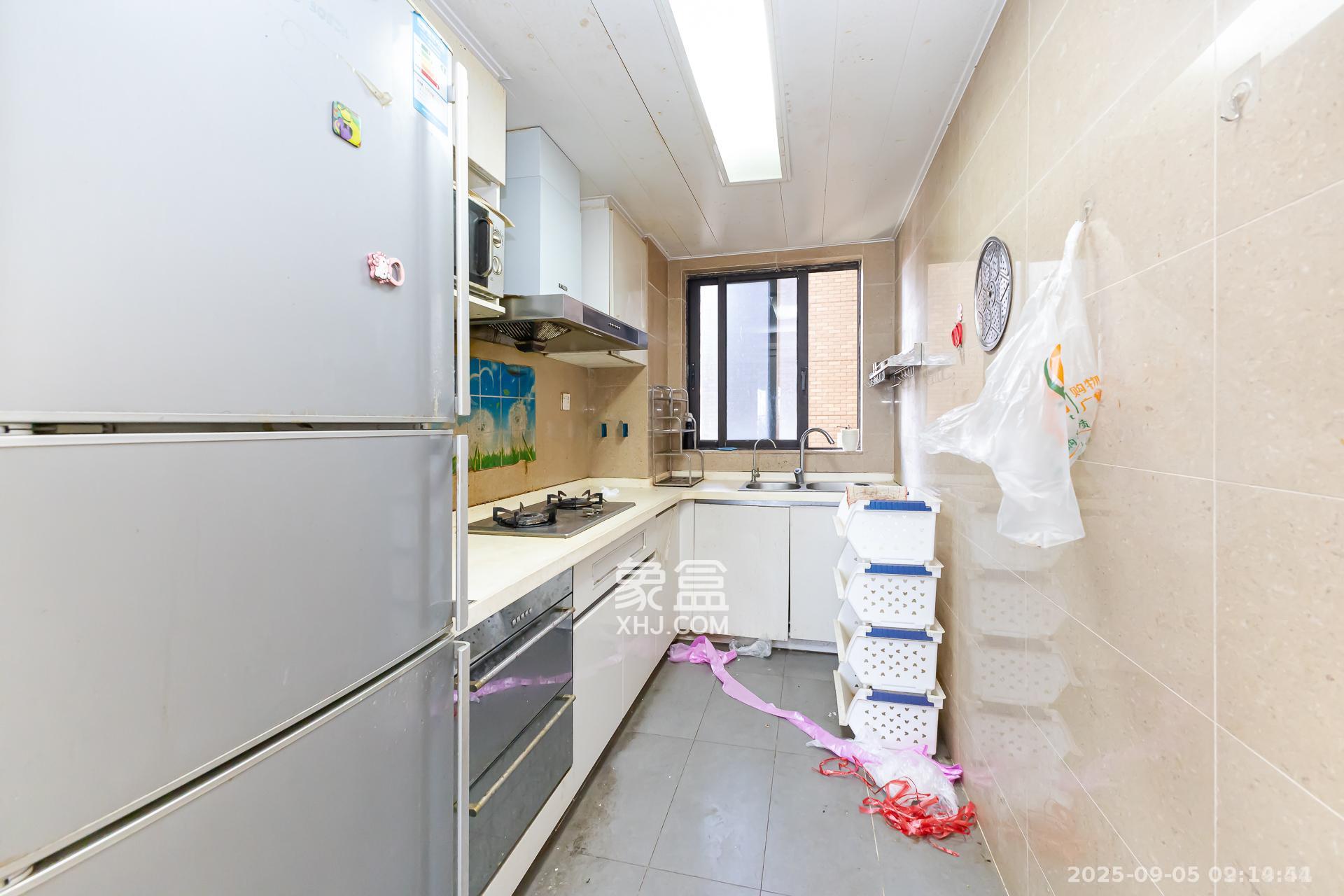 时代倾城一期  3室2厅2卫    2200.0元/月 时代倾城一期  3室2厅2卫    2200.0元/月室内图