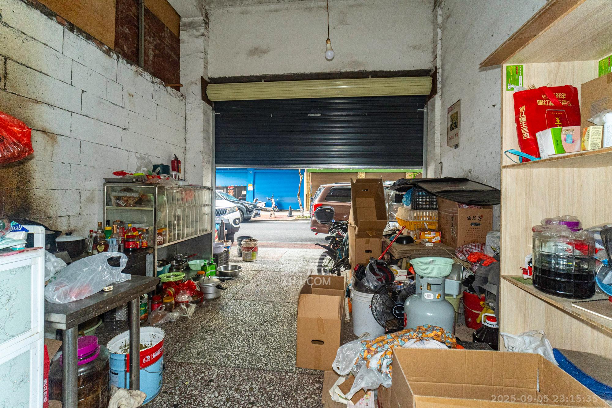 城西安置小区  10室4厅4卫    258.0万客厅