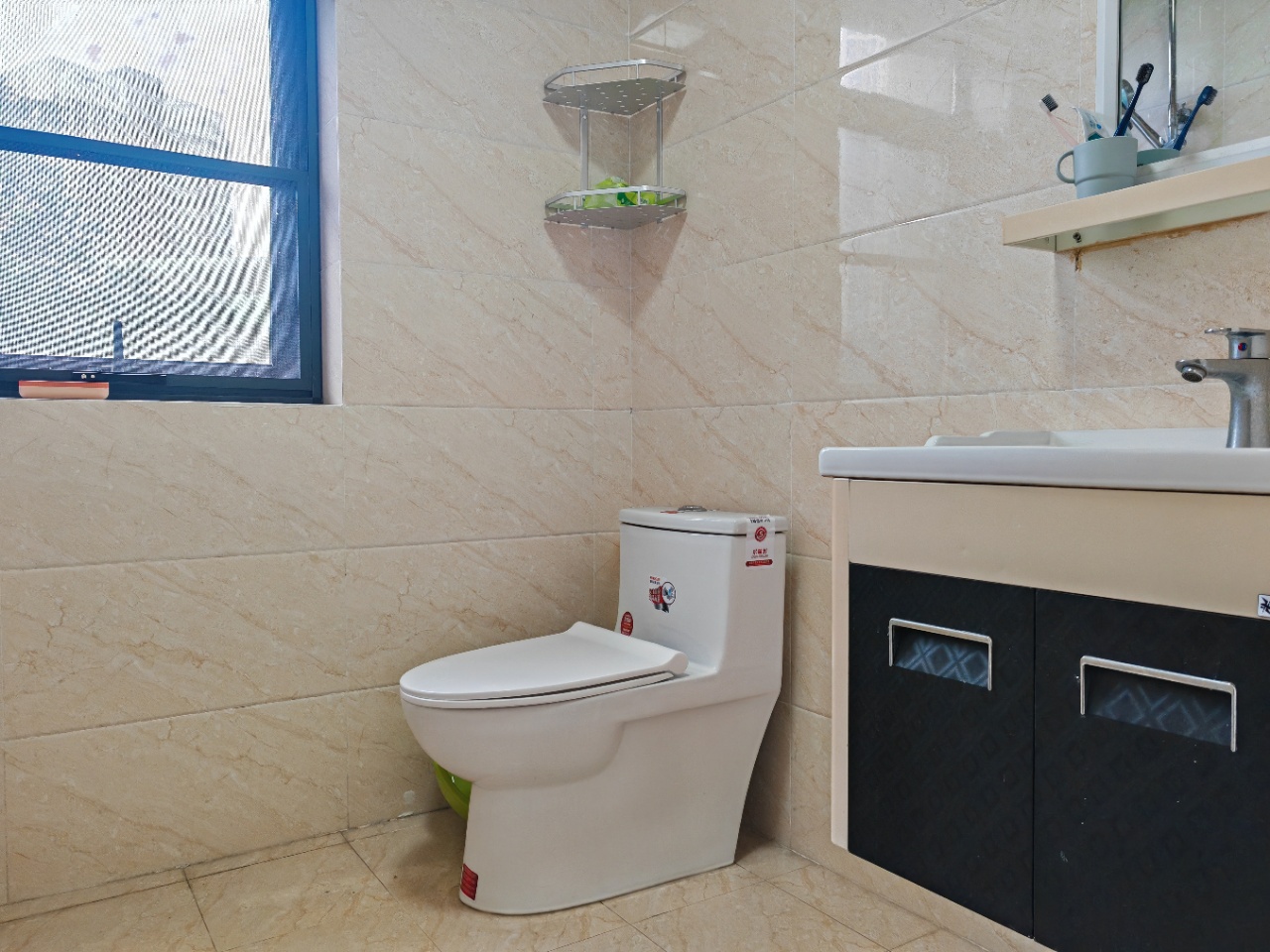 海航豪庭南苑  3室2厅1卫    3900.0元/月 海航豪庭南苑  3室2厅1卫    3900.0元/月室内图