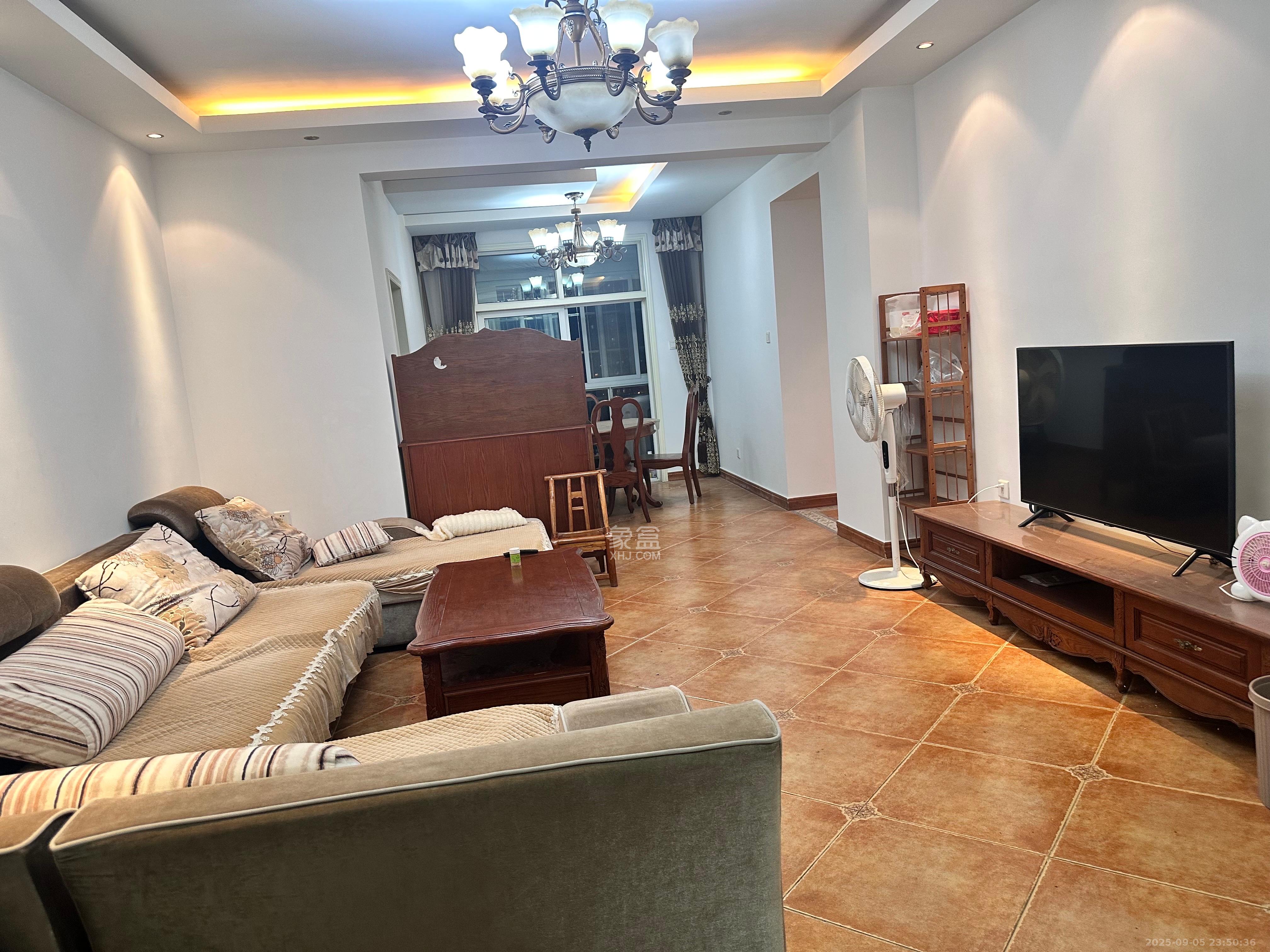 未来现代城  4室2厅2卫    2600.0元/月室内图