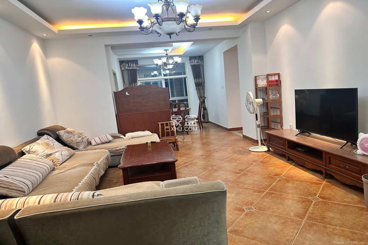 未来现代城 4室2厅2卫 2600.0元/月 未来现代城 4室2厅2卫 2600.0元/月室内图