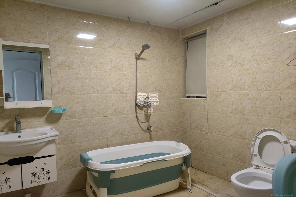 八方小区B区 3室2厅2卫 4000.0元/月 八方小区B区 3室2厅2卫 4000.0元/月室内图