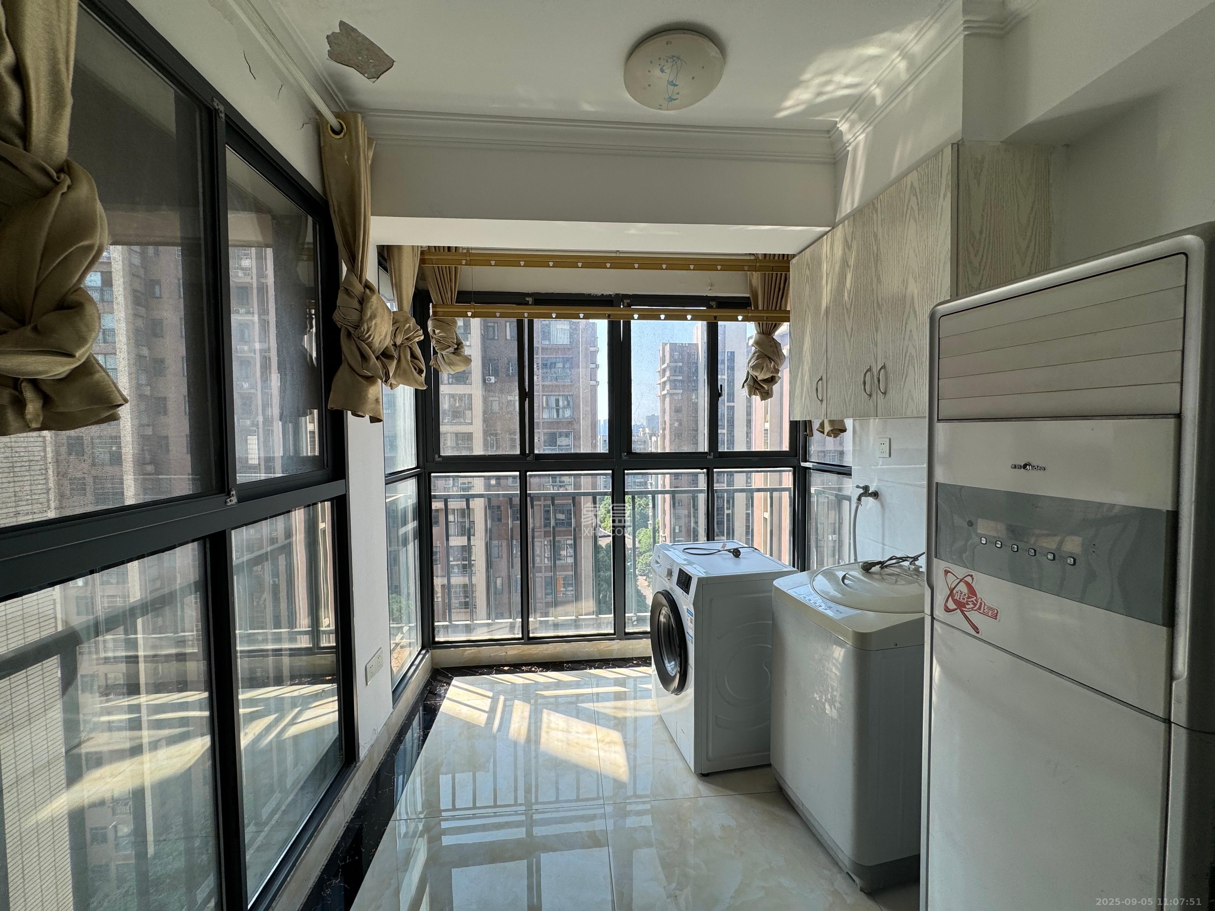 美利新世界 3室2厅2卫 1900.0元/月 美利新世界 3室2厅2卫 1900.0元/月室内图