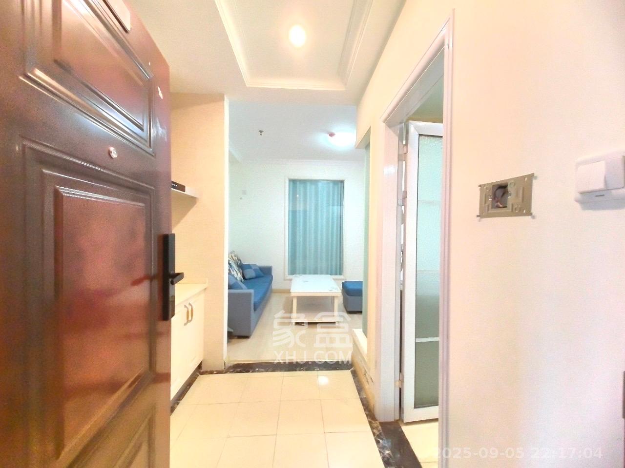 三万英尺  3室2厅1卫    2700.0元/月室内图