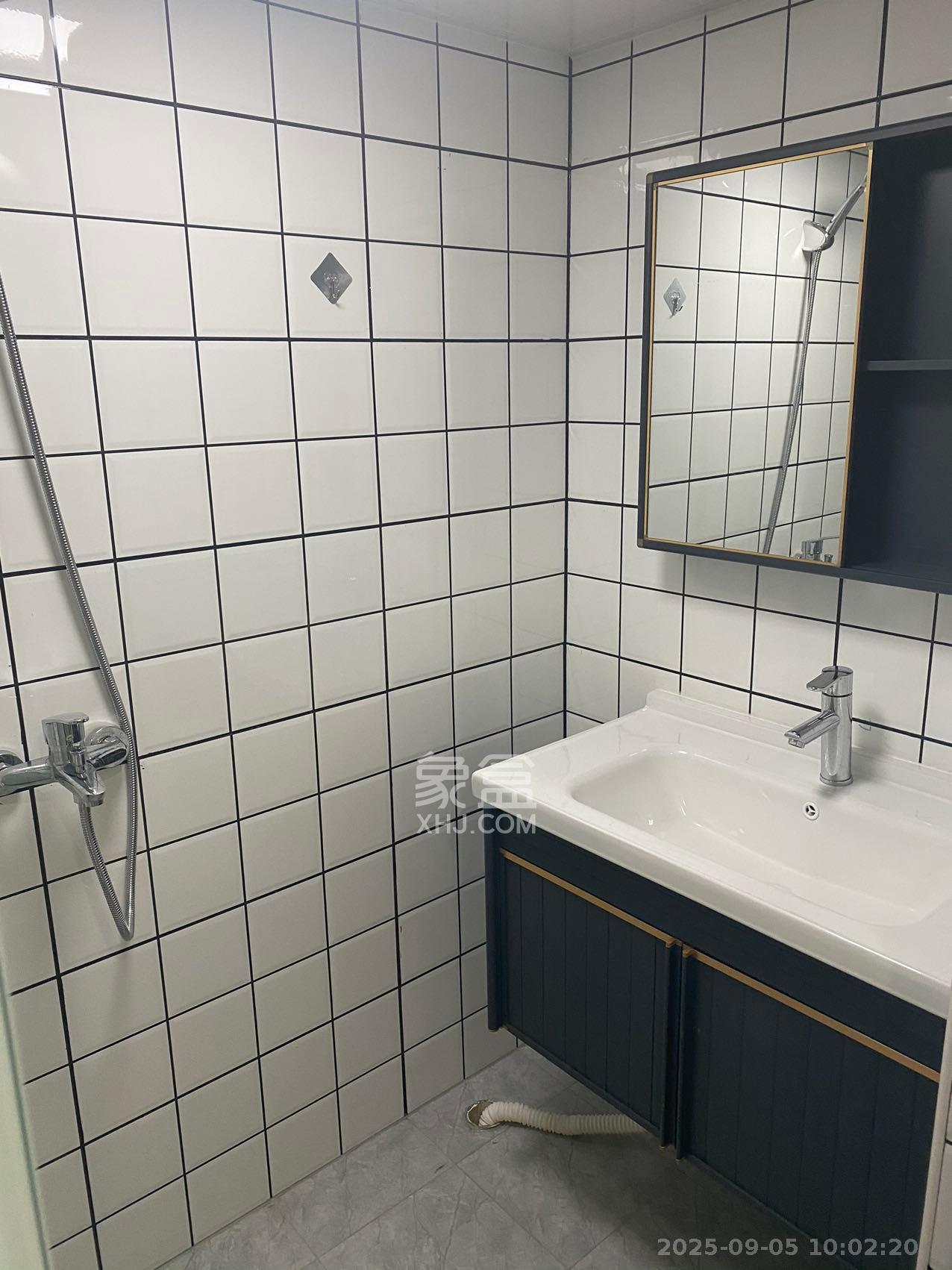 弘坤云寓  1室1厅1卫    2400.0元/月室内图