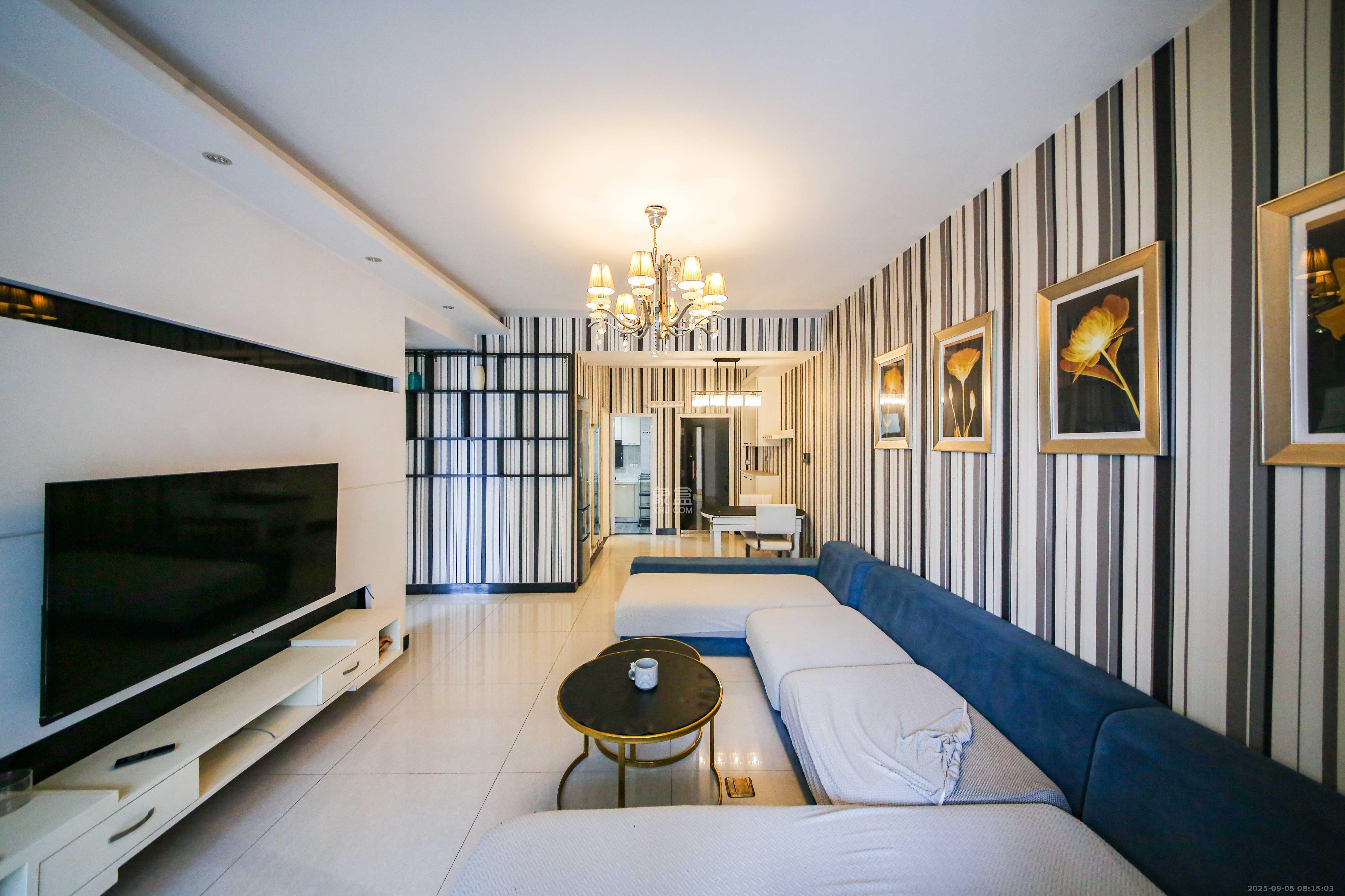 康斯丹郡(融程领秀佳园) 1室2厅1卫 68.0万 康斯丹郡(融程领秀佳园) 1室2厅1卫 68.0万客厅