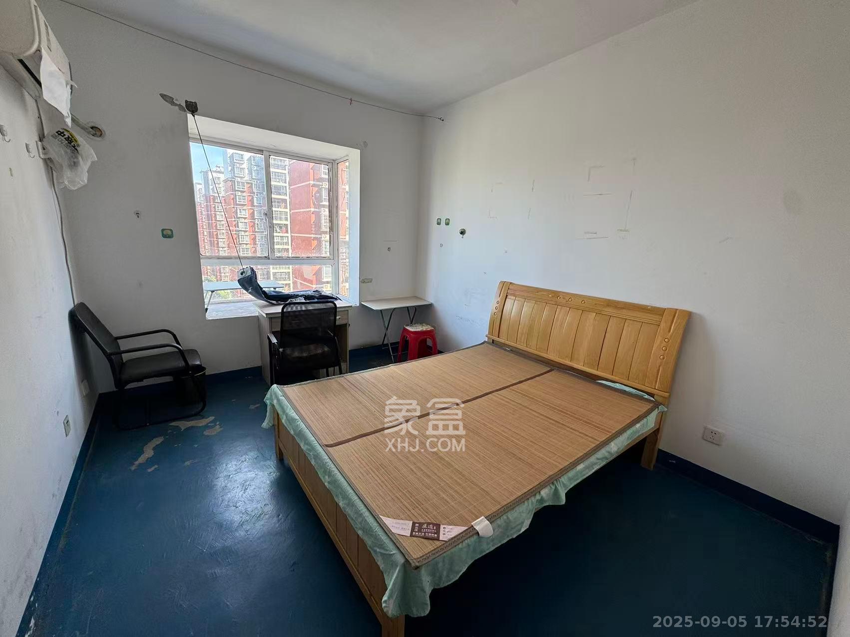 理工大学职工单位房青年汇  5室2厅2卫    2400.0元/月 理工大学职工单位房青年汇  5室2厅2卫    2400.0元/月室内图