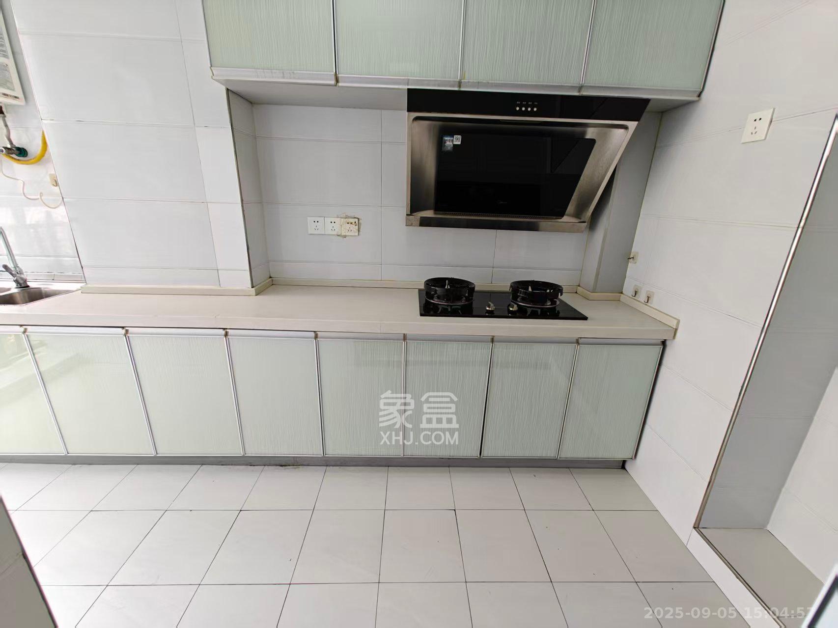 星城荣域 3室2厅1卫 2600.0元/月 星城荣域 3室2厅1卫 2600.0元/月室内图