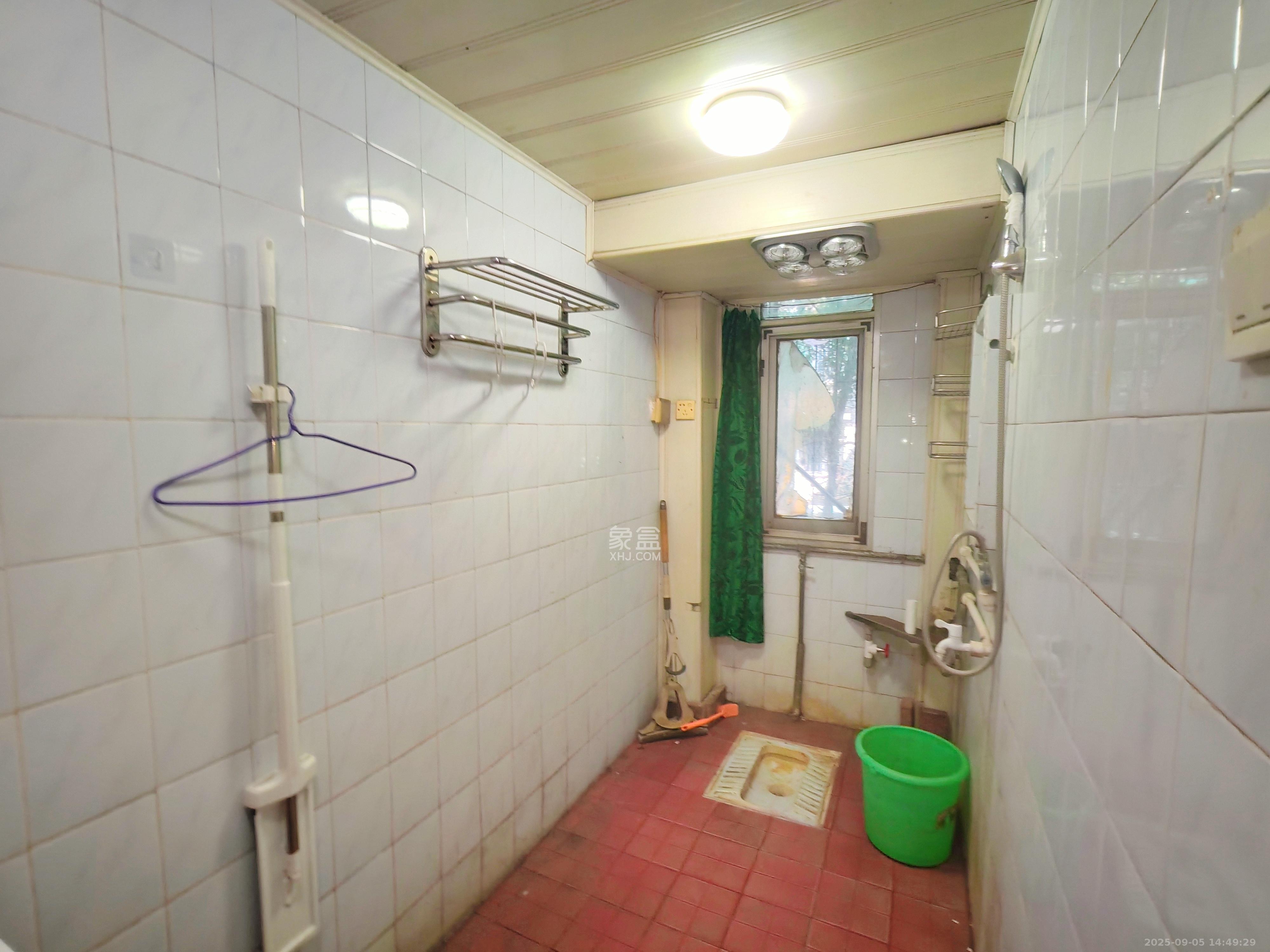 轻工小区（湖南轻工研究院宿舍）  3室1厅2卫   2000.00元/月室内图
