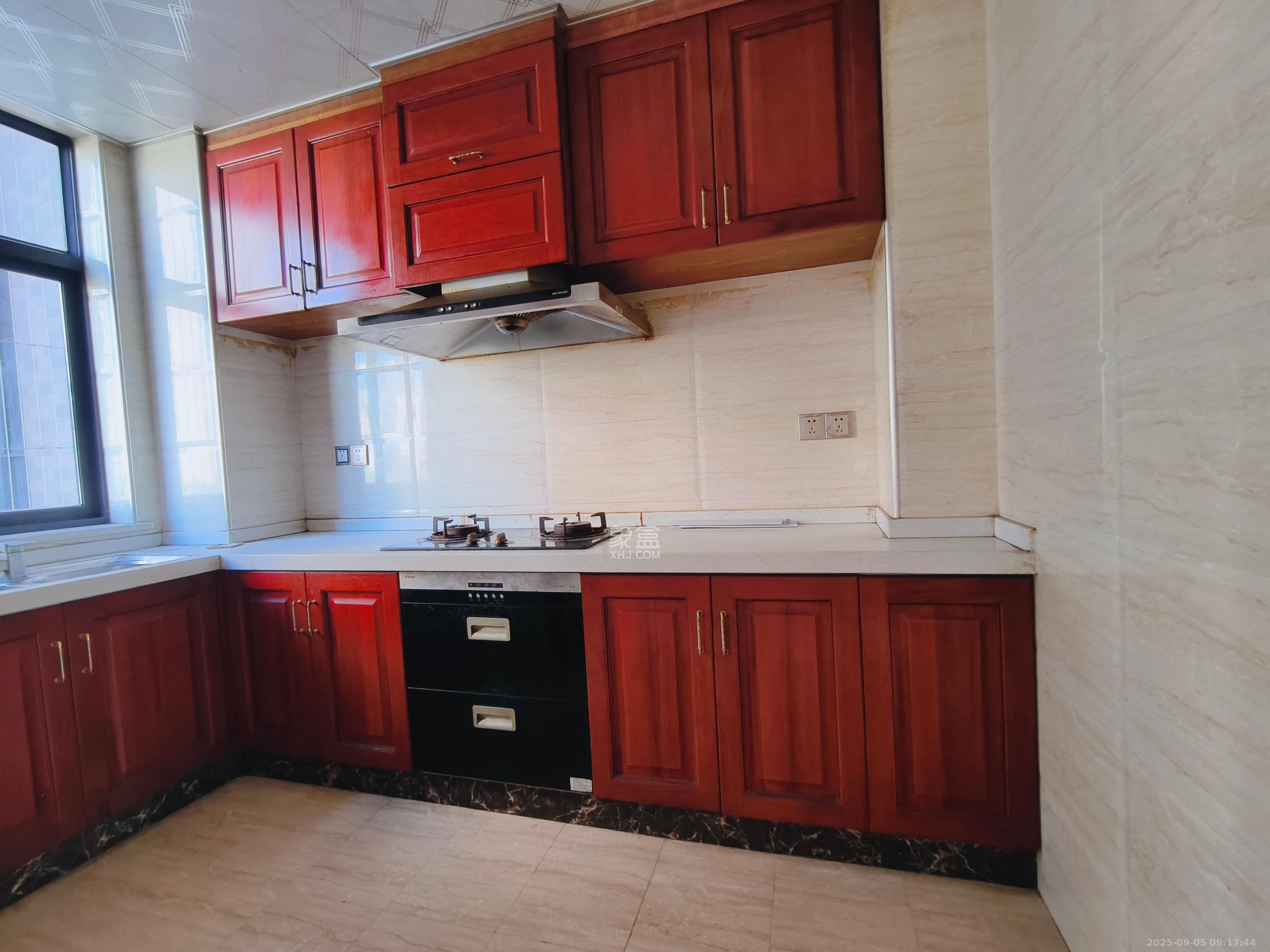 康桥长郡 3室2厅2卫 2400.0元/月 康桥长郡 3室2厅2卫 2400.0元/月室内图