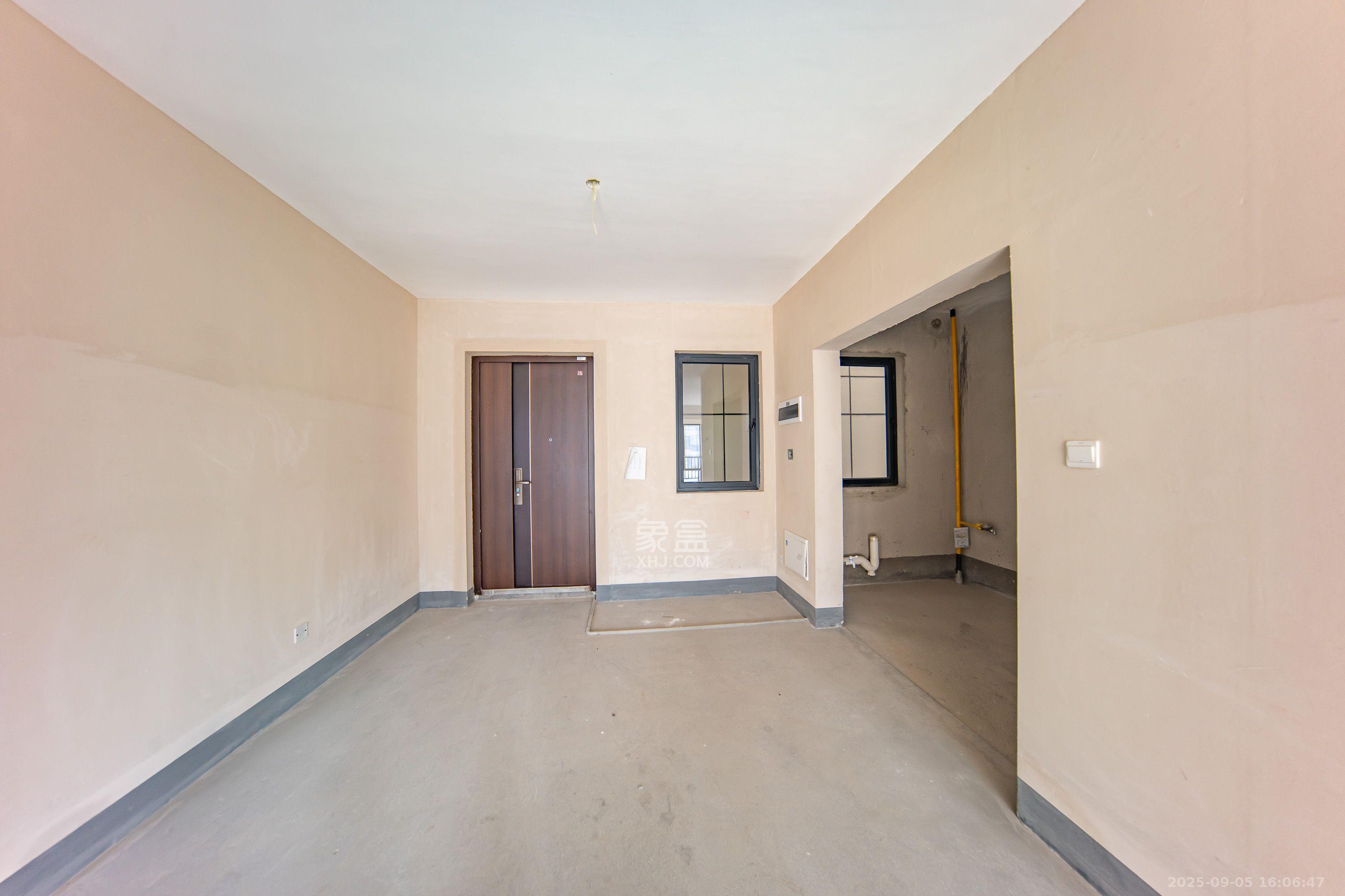 建投象山国际  4室2厅2卫    1500.0元/月 建投象山国际  4室2厅2卫    1500.0元/月