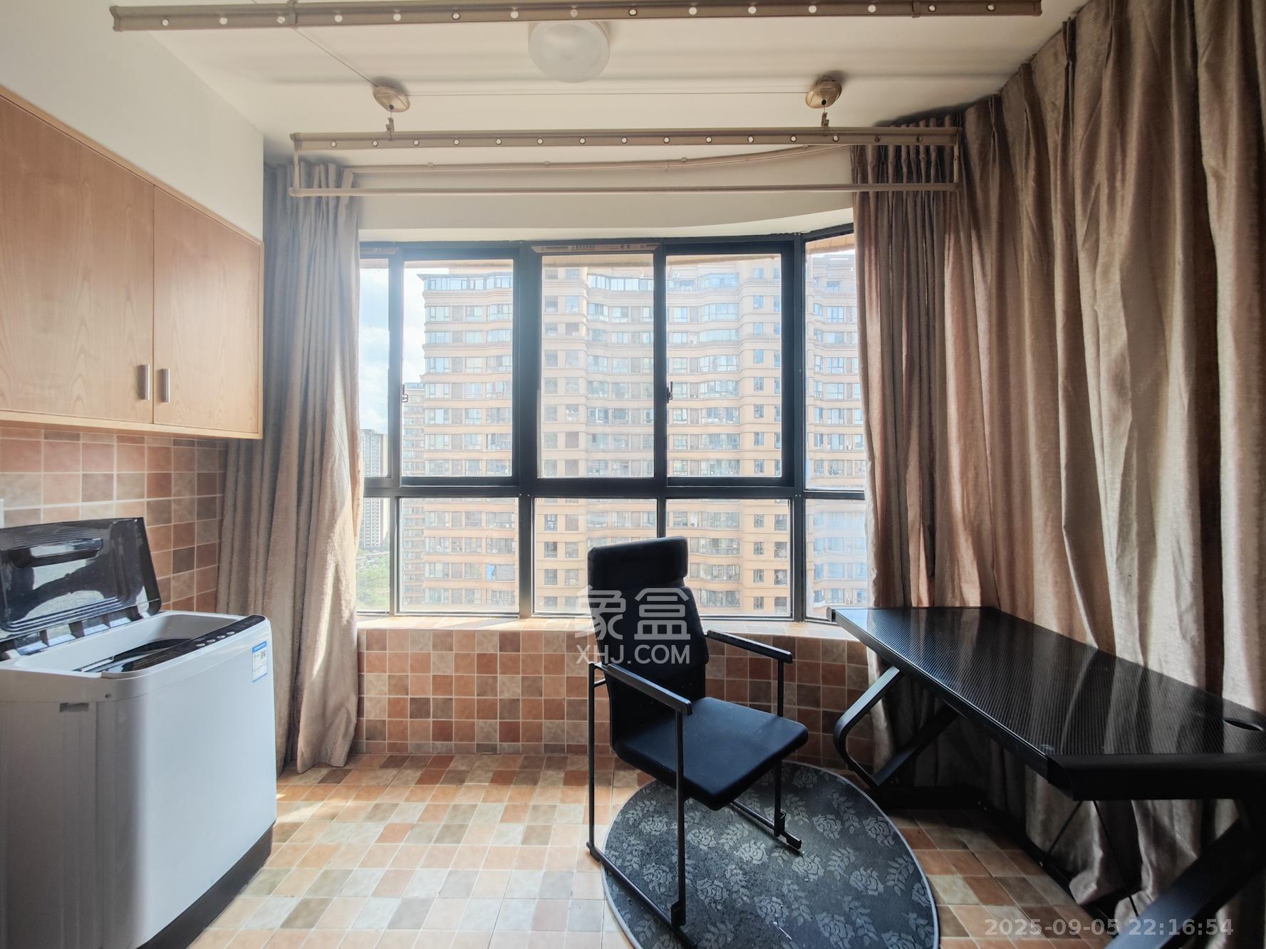 五矿万境水岸一期(万境水岸嘉苑) 3室2厅1卫 95.0万 五矿万境水岸一期(万境水岸嘉苑) 3室2厅1卫 95.0万阳台