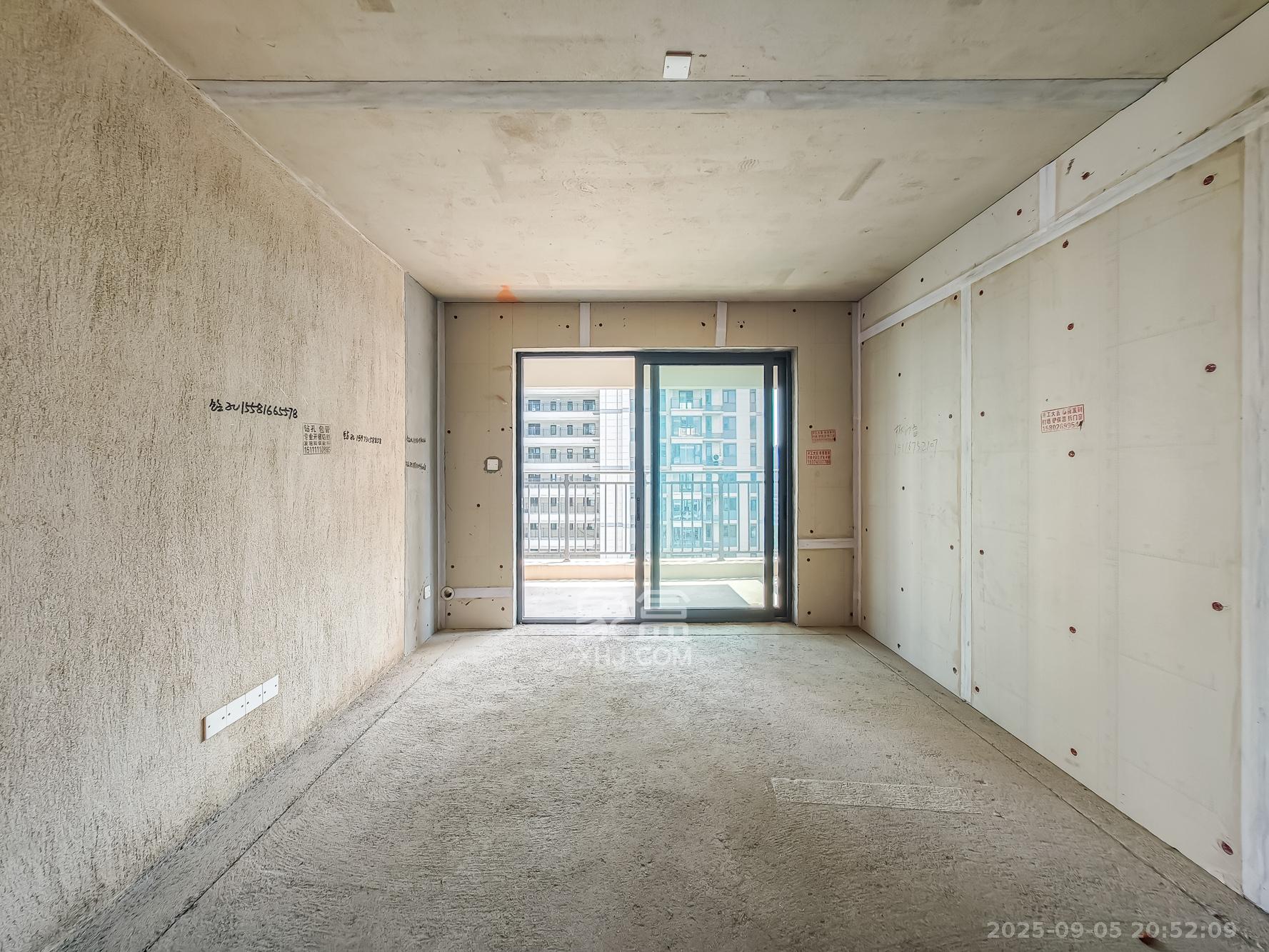 长沙北中心保利时代A区 3室2厅2卫 88.0万 长沙北中心保利时代A区 3室2厅2卫 88.0万客厅