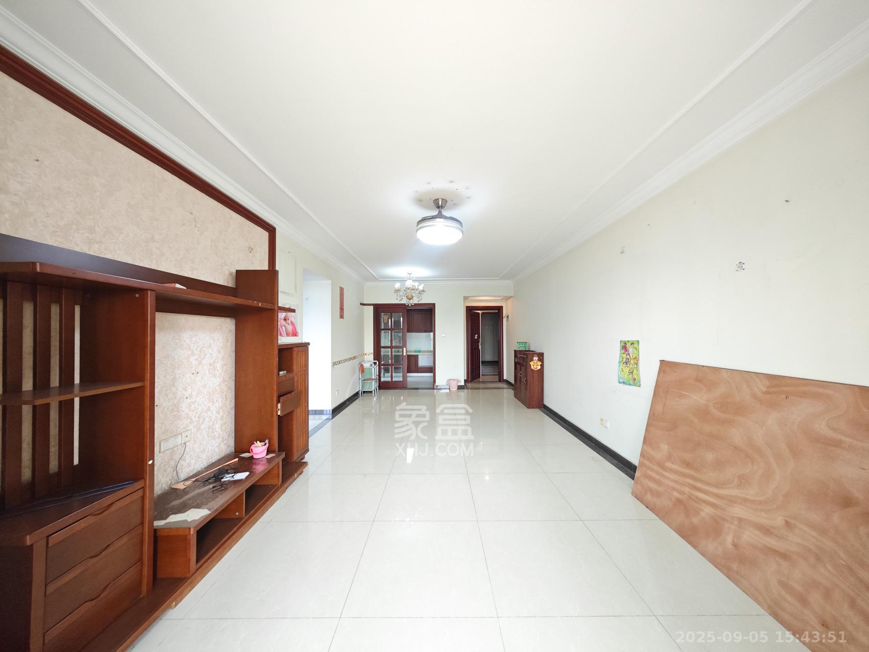 恒大城 3室2厅2卫 2000.0元/月 恒大城 3室2厅2卫 2000.0元/月室内图