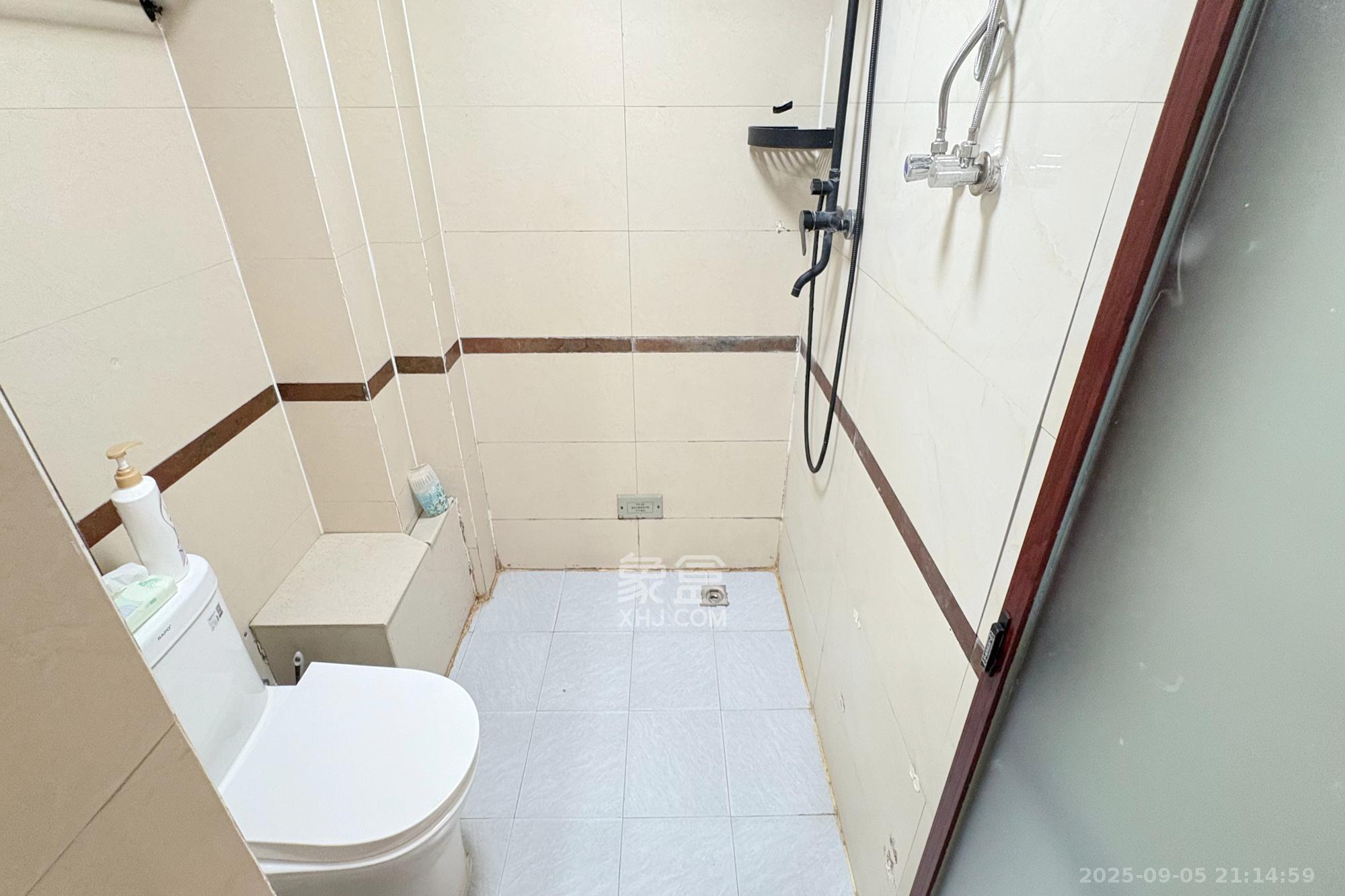 新青年公寓 2室1厅1卫 63.0万 新青年公寓 2室1厅1卫 63.0万卫生间