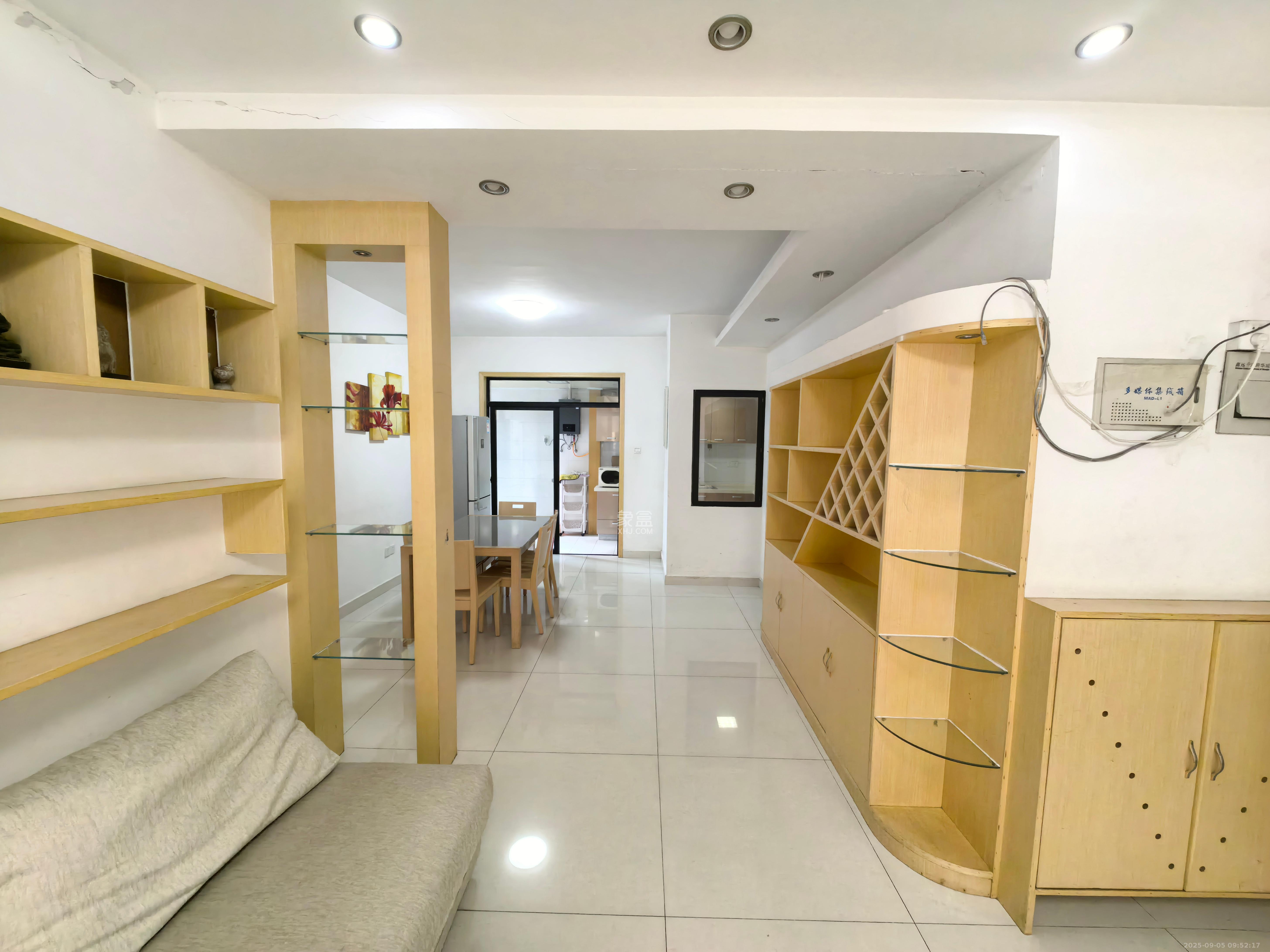 鑫远湘府华城  3室2厅1卫   2500.00元/月室内图
