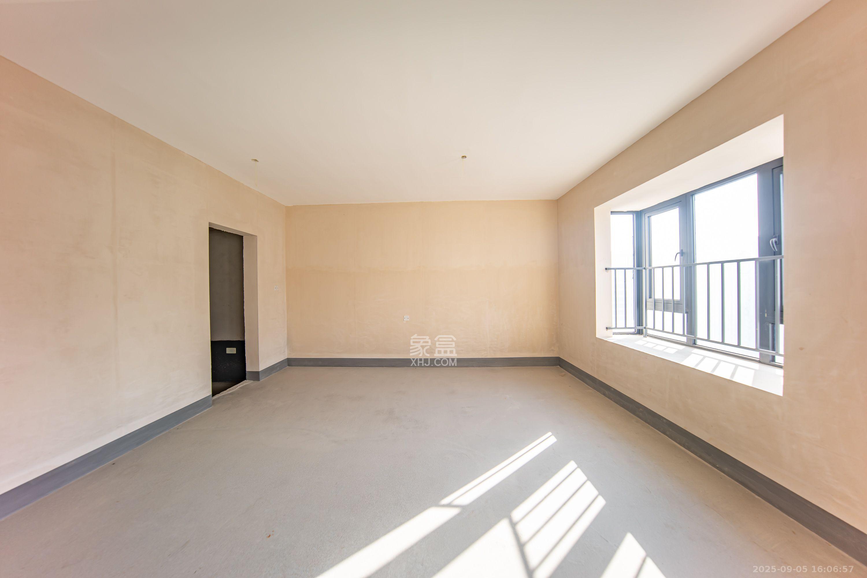 建投象山国际  4室2厅2卫   1500.00元/月室内图