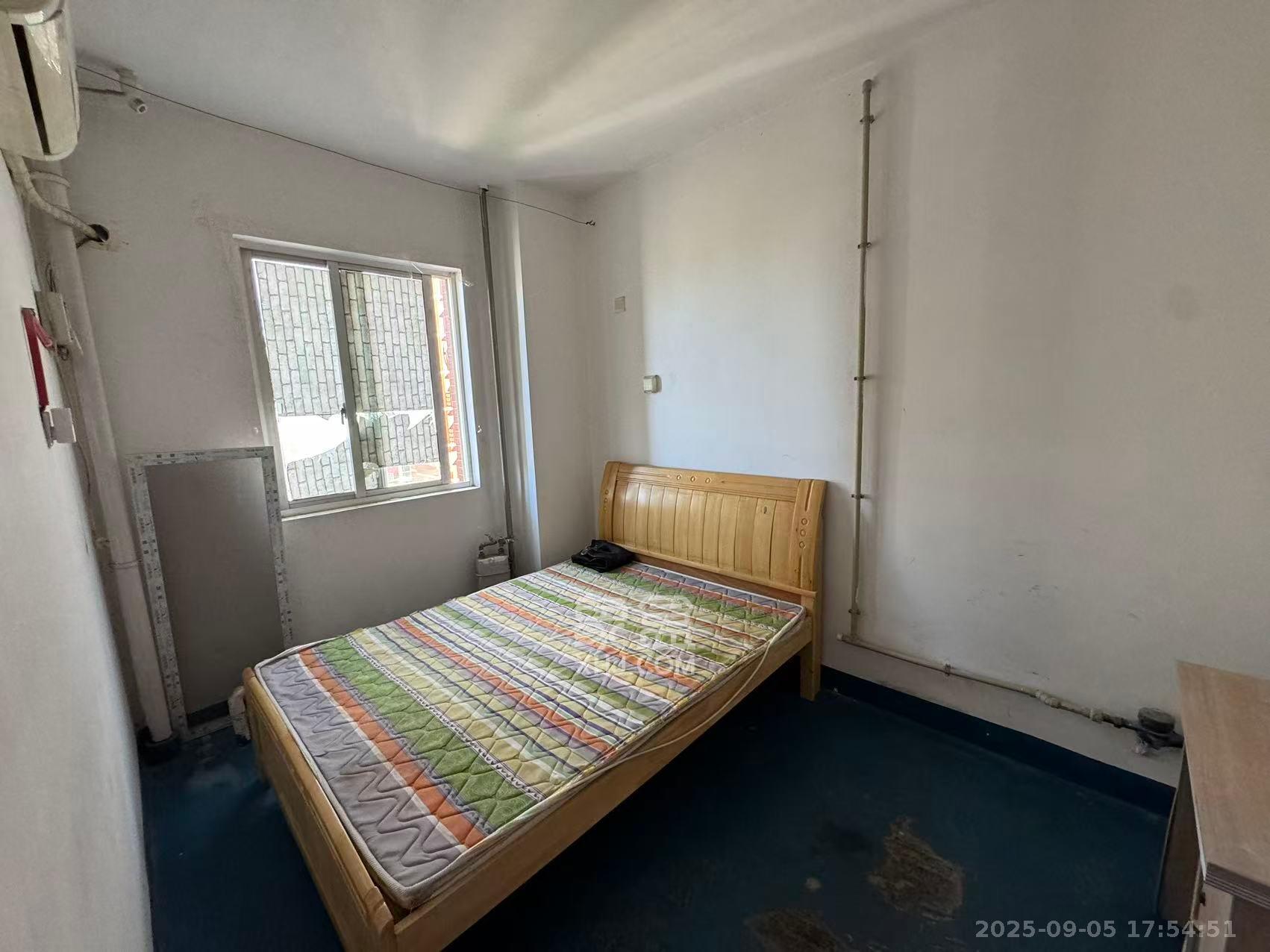 理工大学职工单位房青年汇  5室2厅2卫    2400.0元/月 理工大学职工单位房青年汇  5室2厅2卫    2400.0元/月室内图