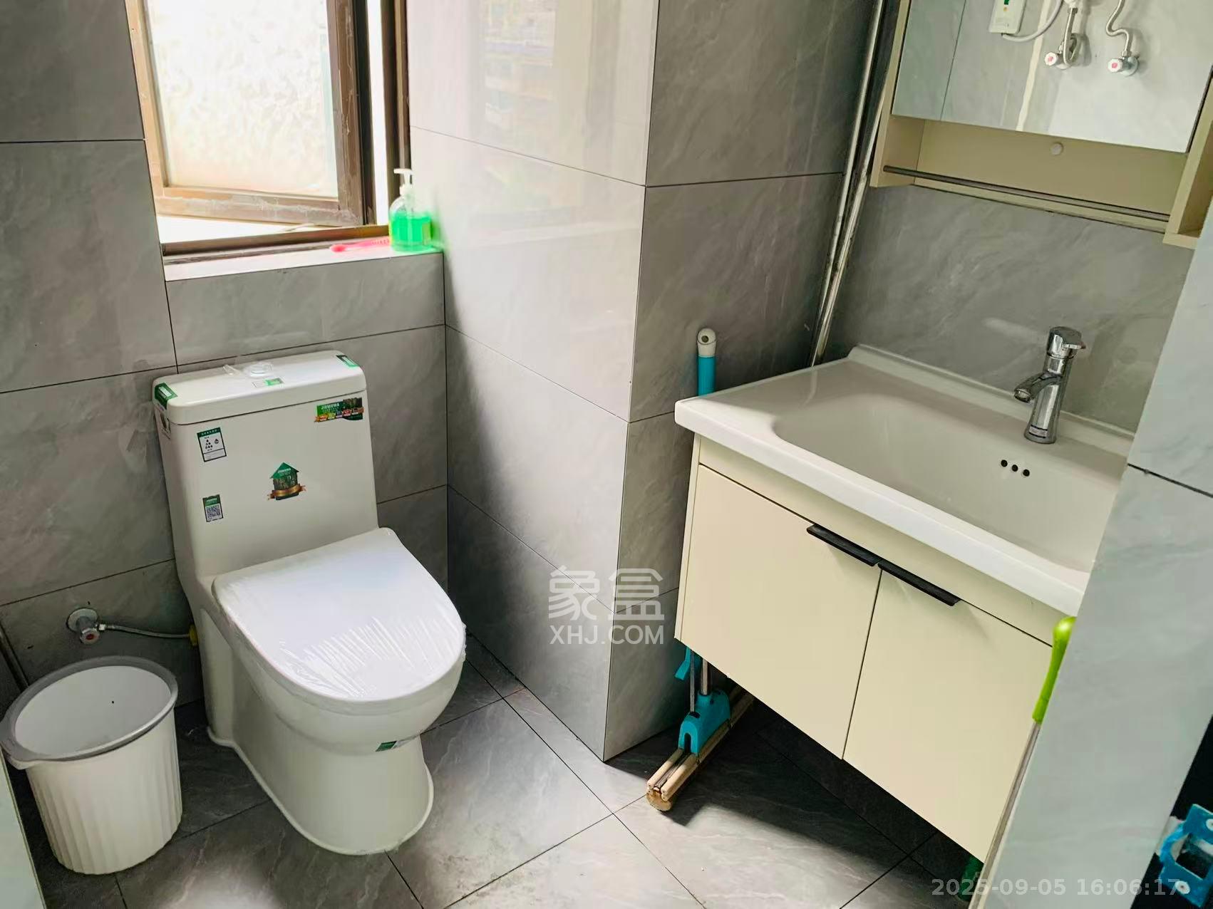 铂宫  1室1厅1卫    2000.0元/月 铂宫  1室1厅1卫    2000.0元/月