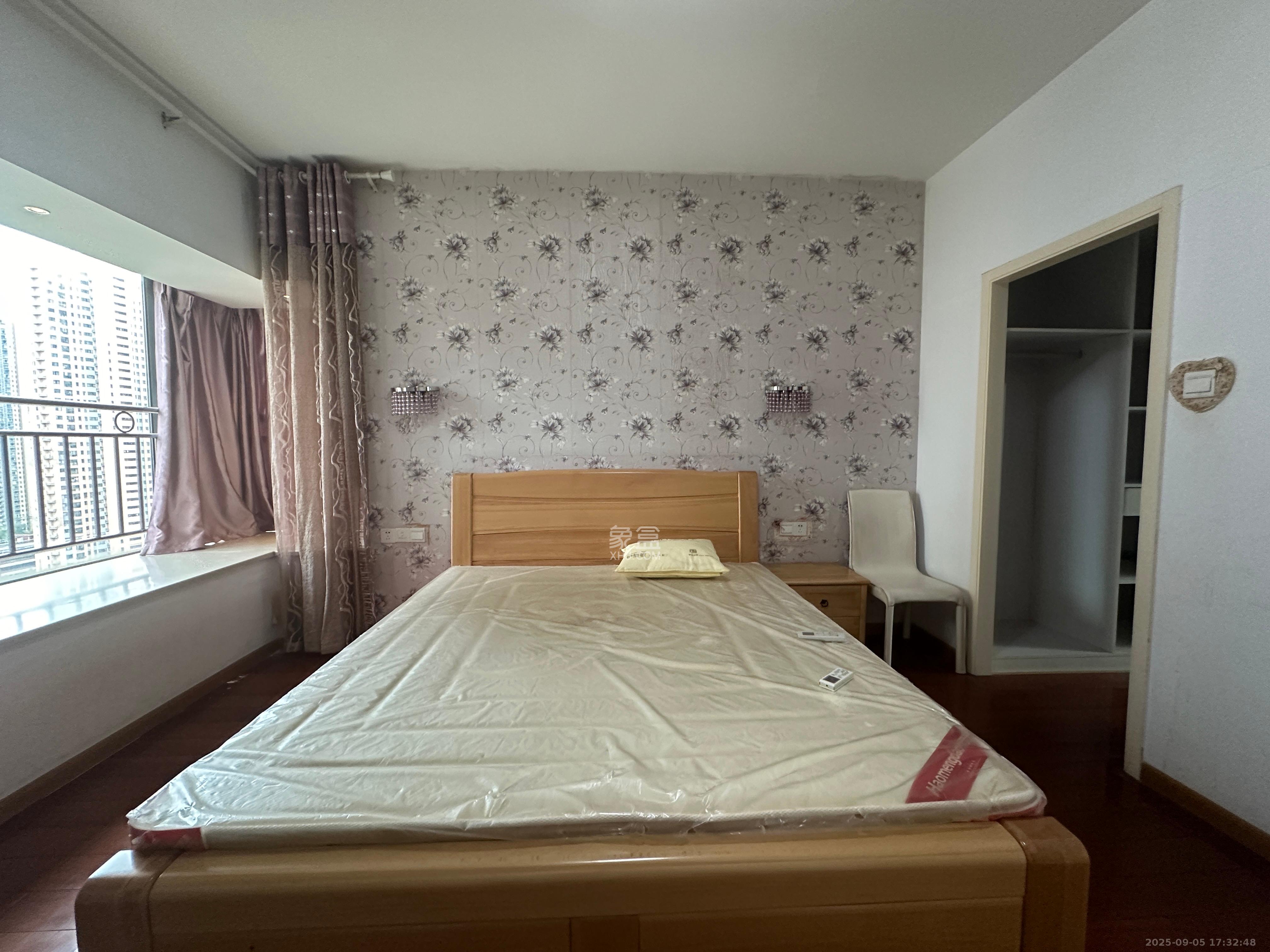 滨江君悦香邸 3室2厅2卫 3300.0元/月 滨江君悦香邸 3室2厅2卫 3300.0元/月室内图