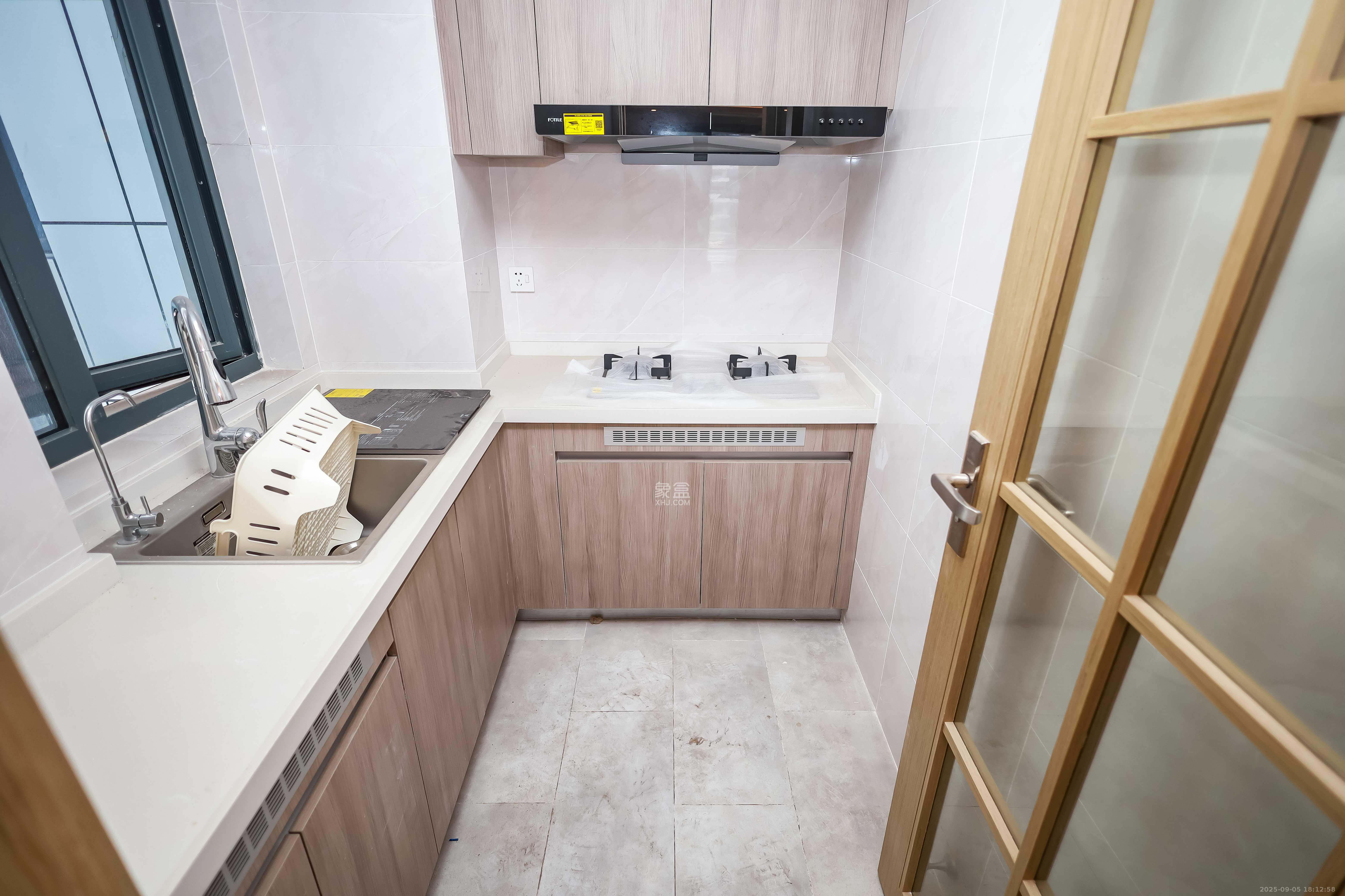 清控湖山雅居南区  3室2厅2卫    88.0万 清控湖山雅居南区  3室2厅2卫    88.0万厨房