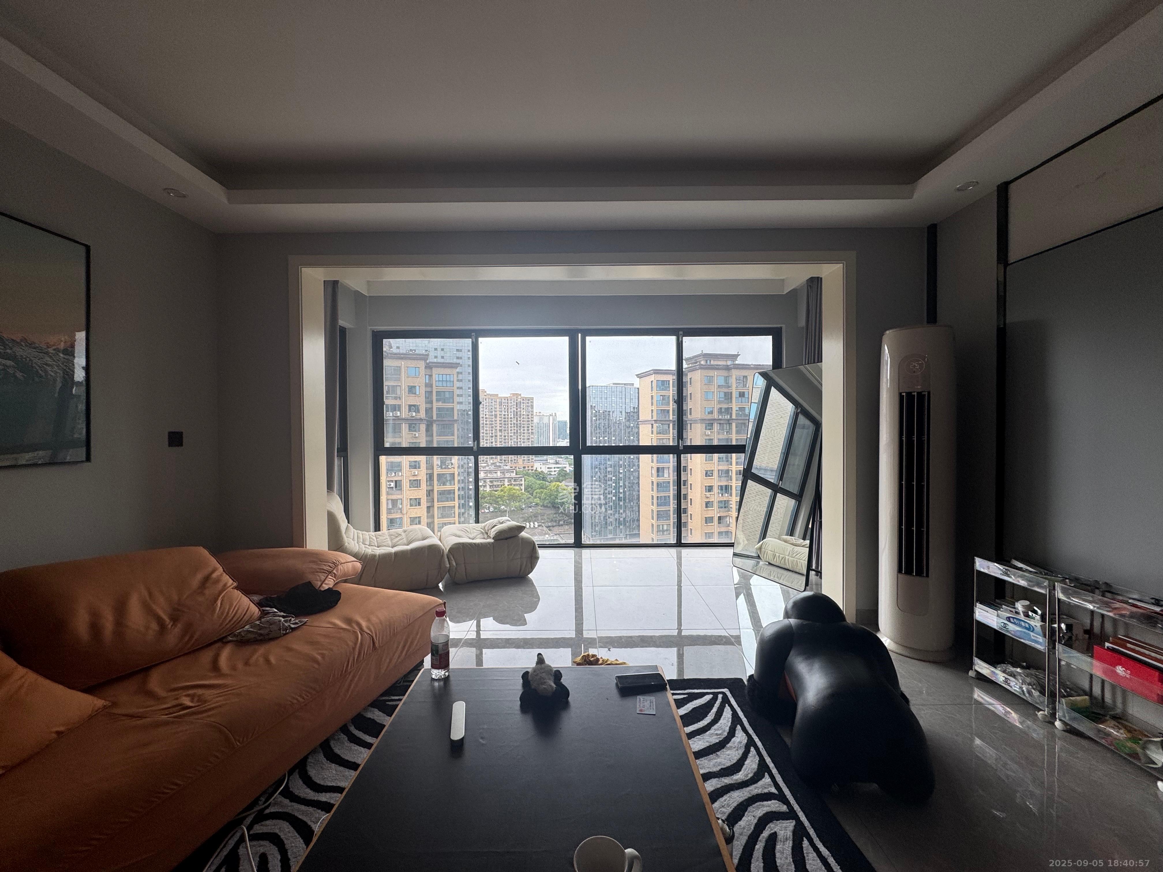 中南红领邦(红星嘉和苑) 4室2厅2卫 3500.0元/月 中南红领邦(红星嘉和苑) 4室2厅2卫 3500.0元/月室内图