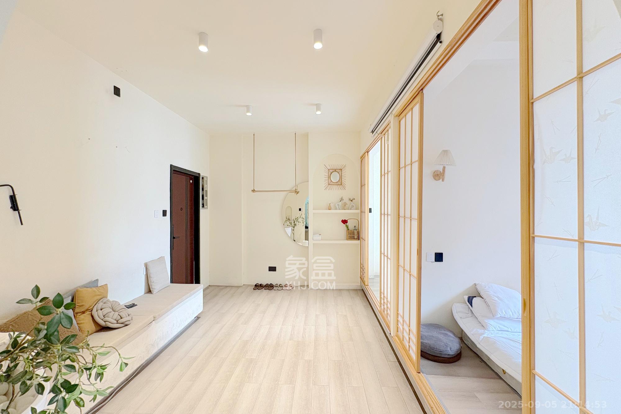 新青年公寓 2室1厅1卫 63.0万 新青年公寓 2室1厅1卫 63.0万客厅