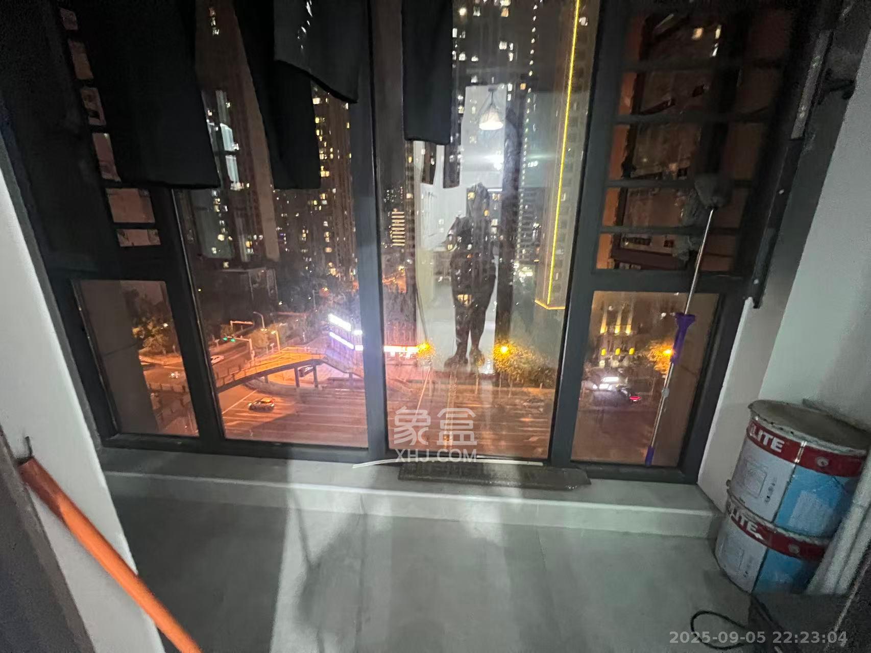 卓越浅水湾  4室2厅2卫    3000.0元/月室内图