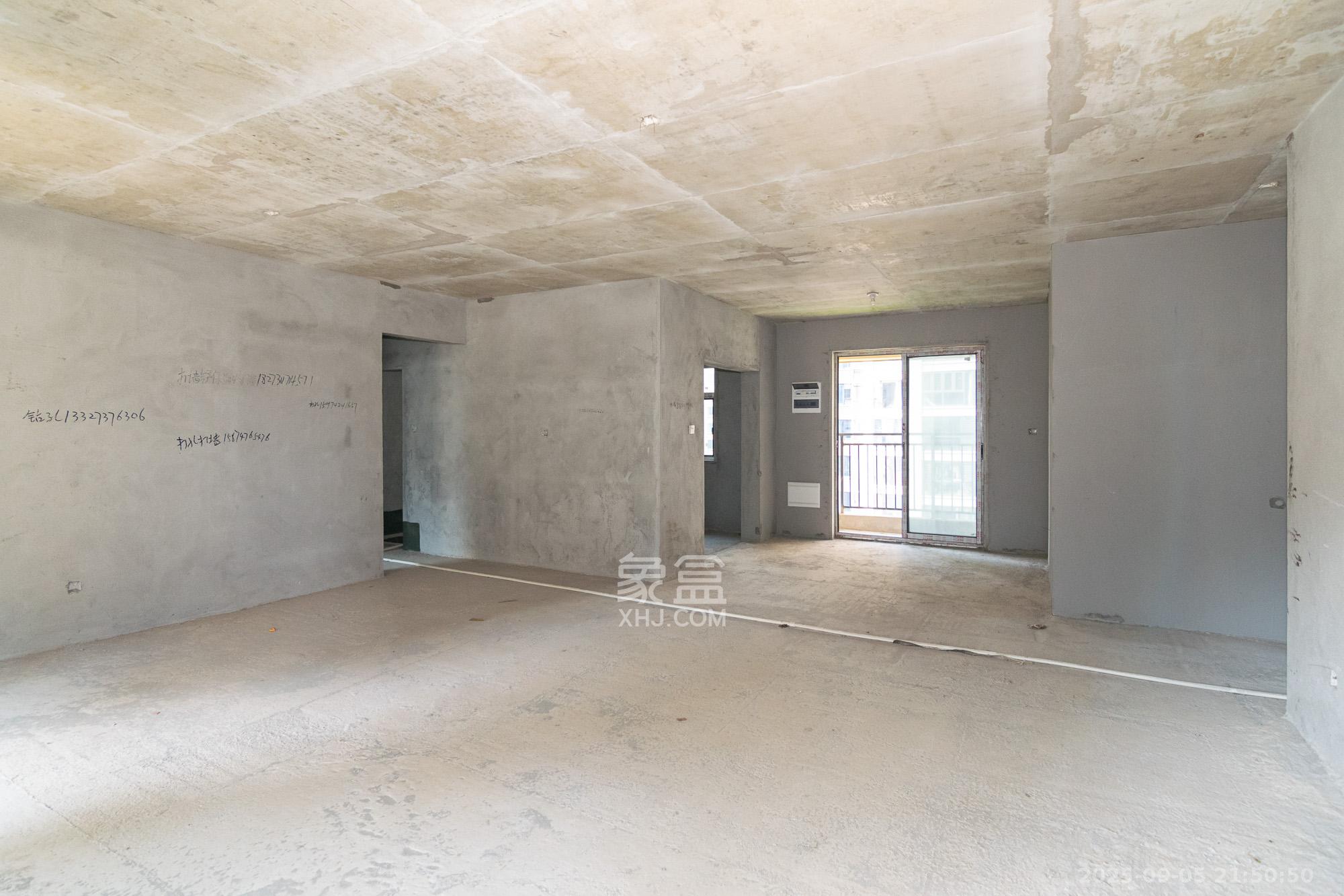 大汉汉府一期  4室2厅2卫    83.0万 大汉汉府一期  4室2厅2卫    83.0万客厅