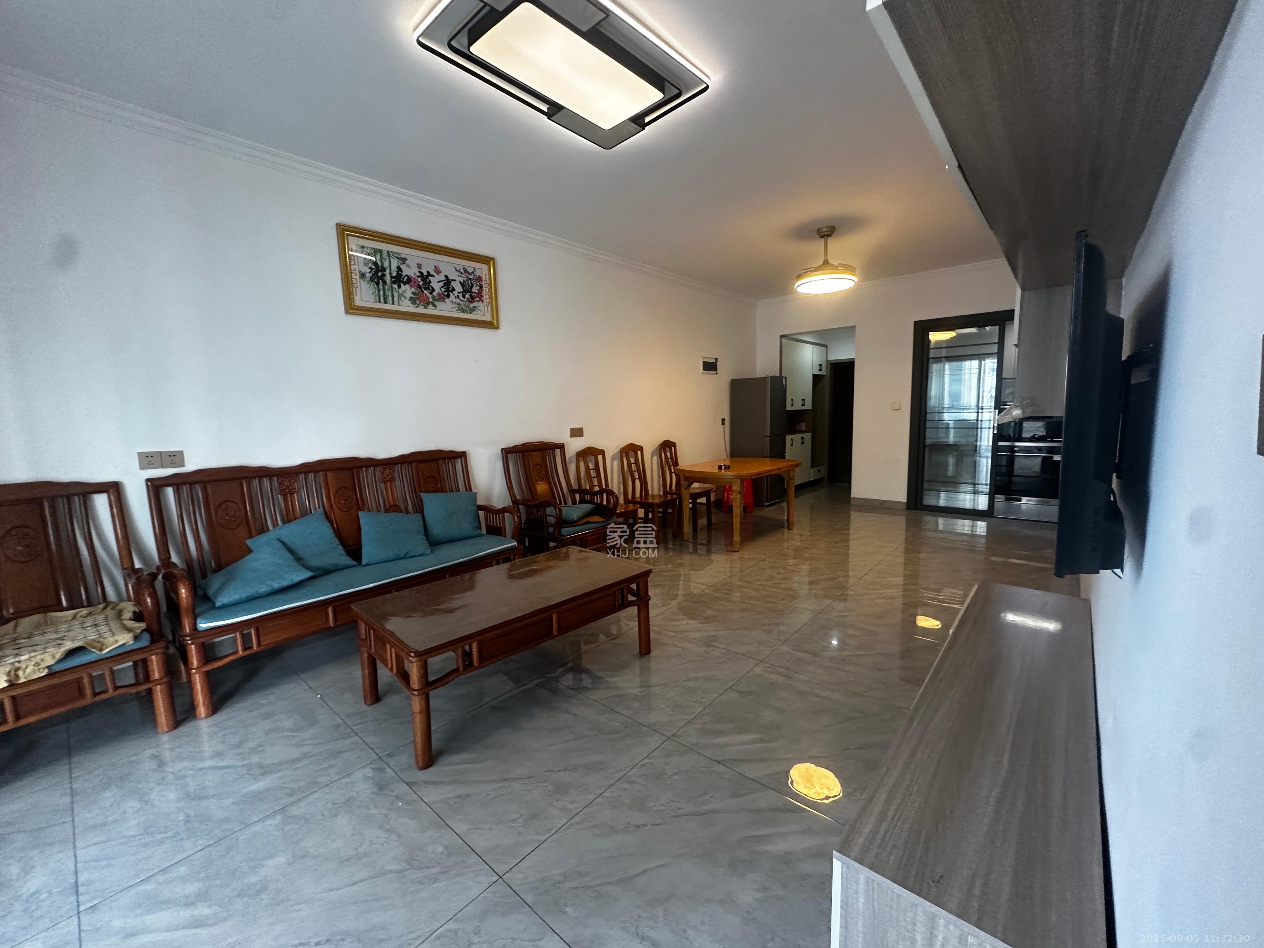 新华联梦想城  3室2厅1卫    1800.0元/月室内图