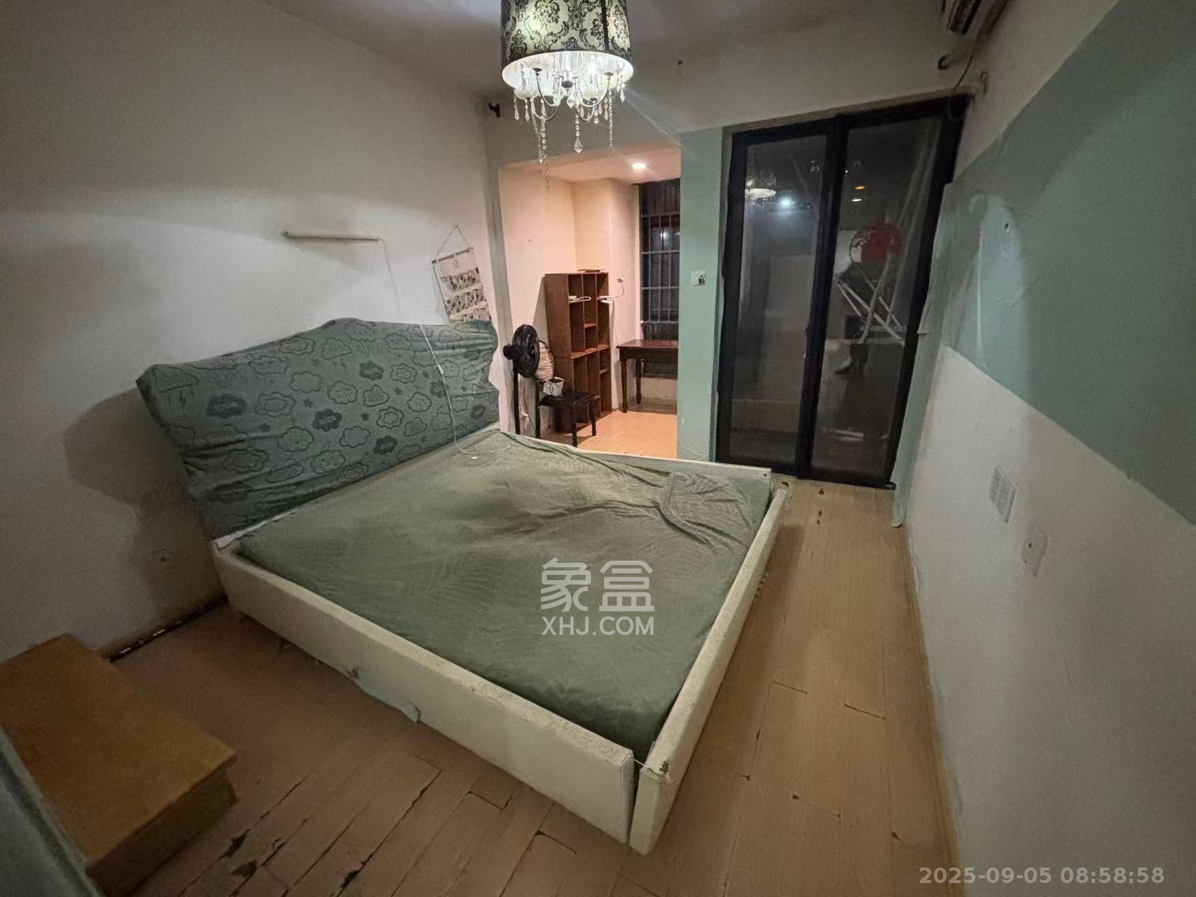 华润凤凰城一期  1室1厅1卫    1300.0元/月 华润凤凰城一期  1室1厅1卫    1300.0元/月室内图