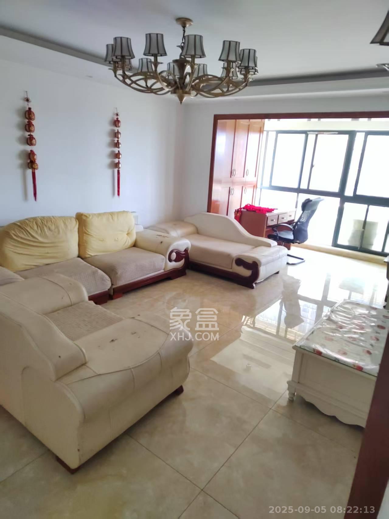 嘉华城(一期) 4室2厅1卫 3000.0元/月 嘉华城(一期) 4室2厅1卫 3000.0元/月室内图