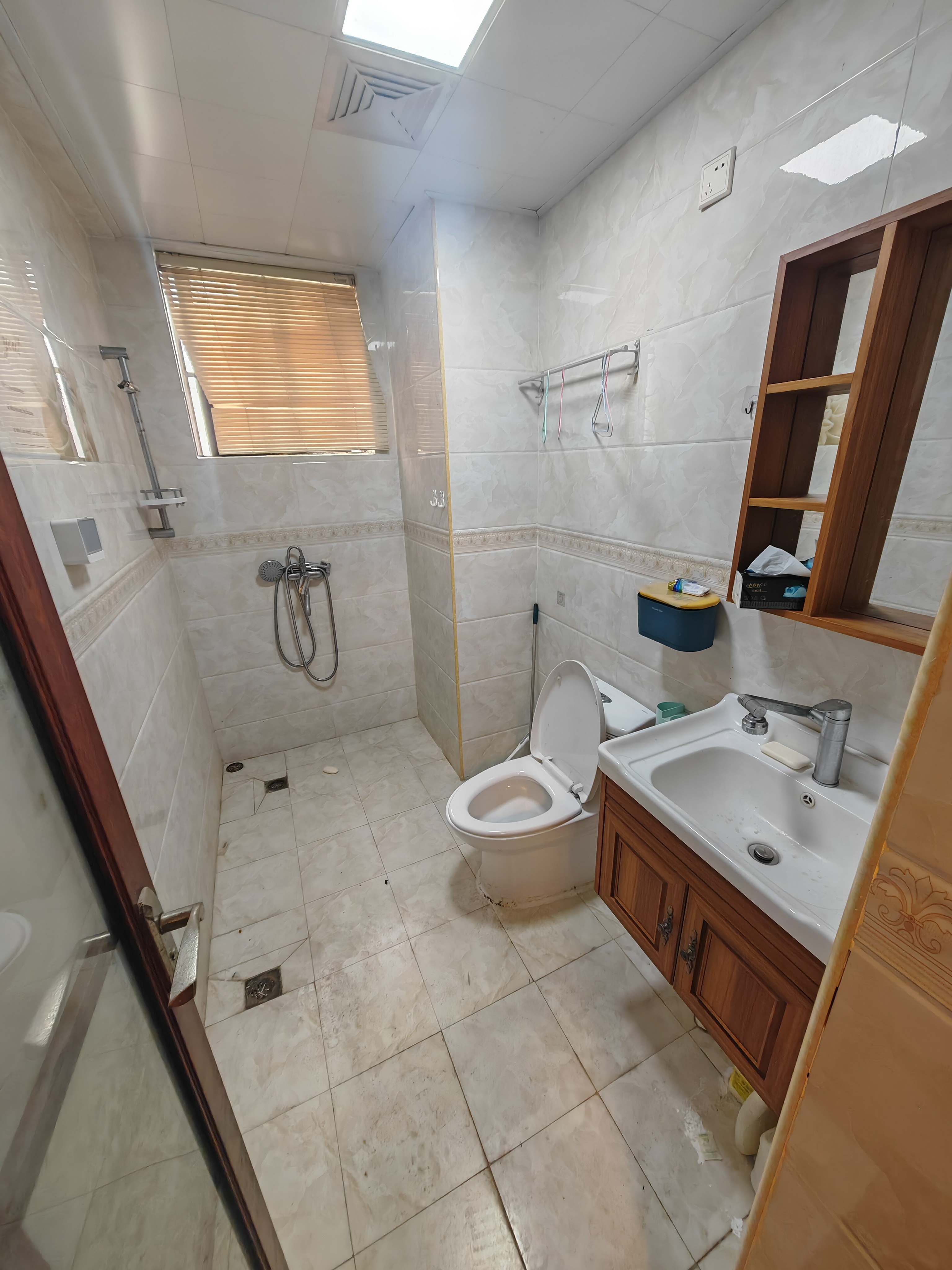 香江豪庭 3室2厅2卫 2500.0元/月 香江豪庭 3室2厅2卫 2500.0元/月室内图