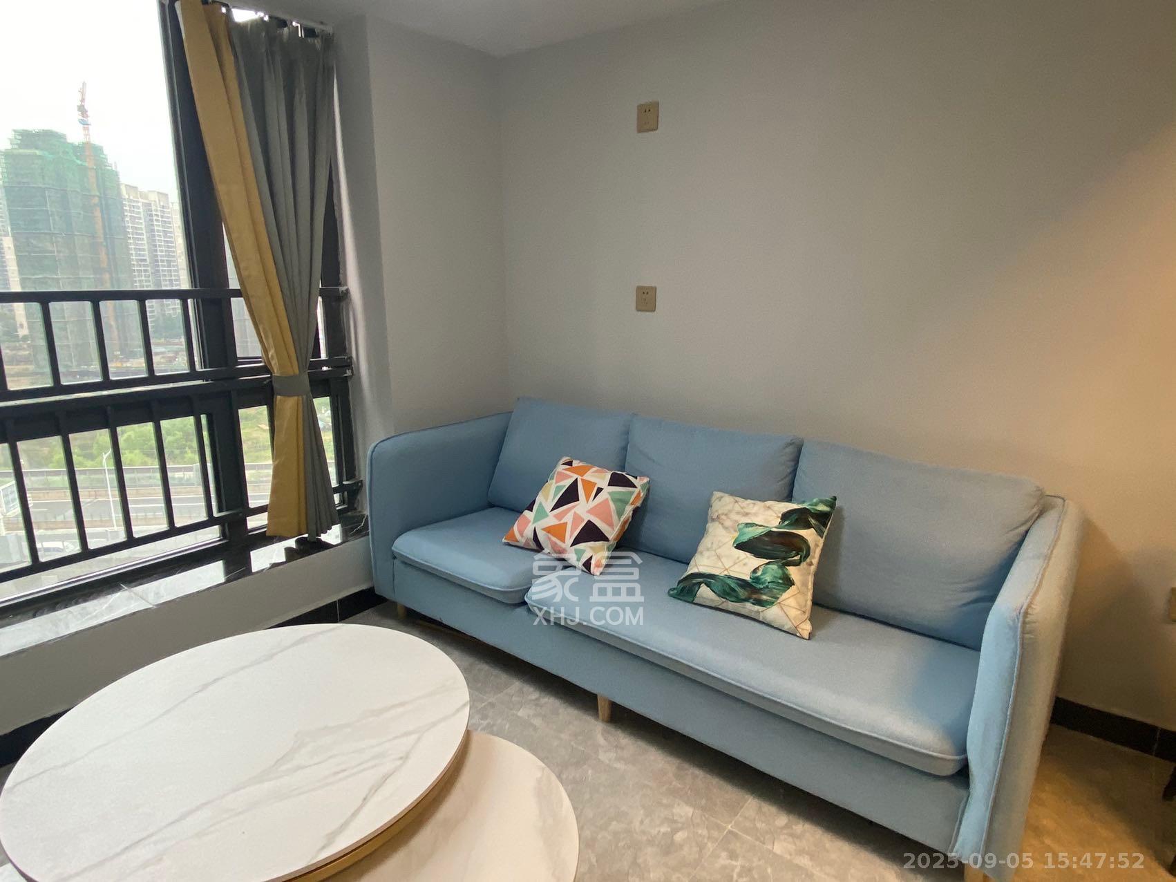 藏珑湖上公馆  1室1厅1卫    2000.0元/月室内图