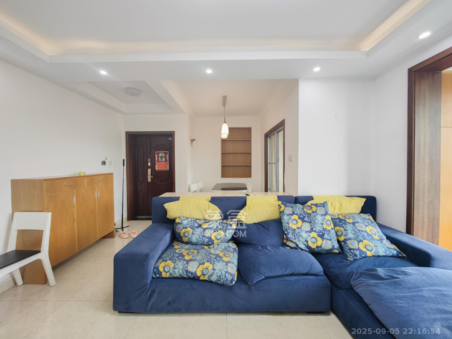 五矿万境水岸一期(万境水岸嘉苑) 3室2厅1卫 95.0万 五矿万境水岸一期(万境水岸嘉苑) 3室2厅1卫 95.0万客厅