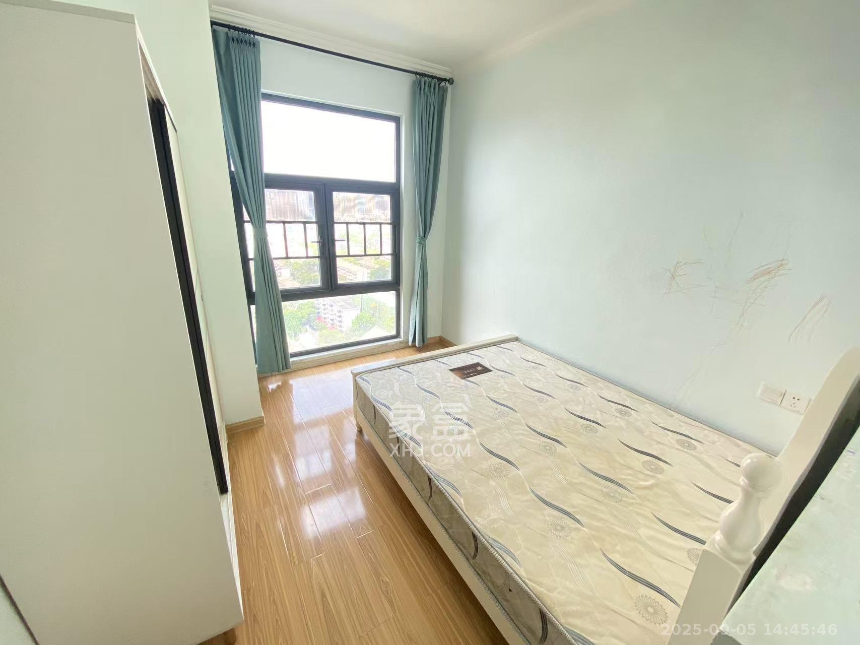 江南华府  3室2厅1卫   2600.00元/月室内图