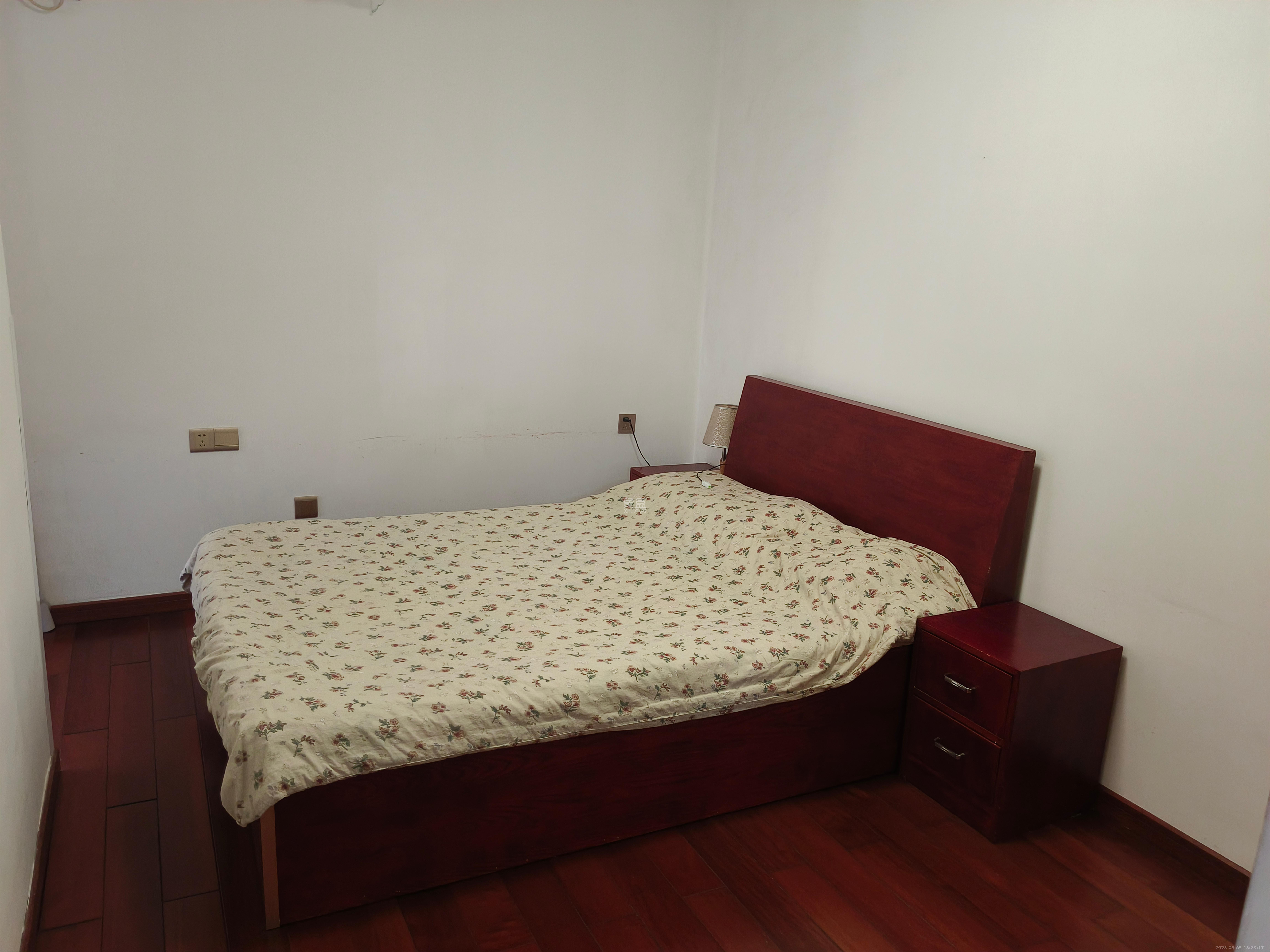 华润五彩城  1室0厅0卫    2000.0元/月室内图