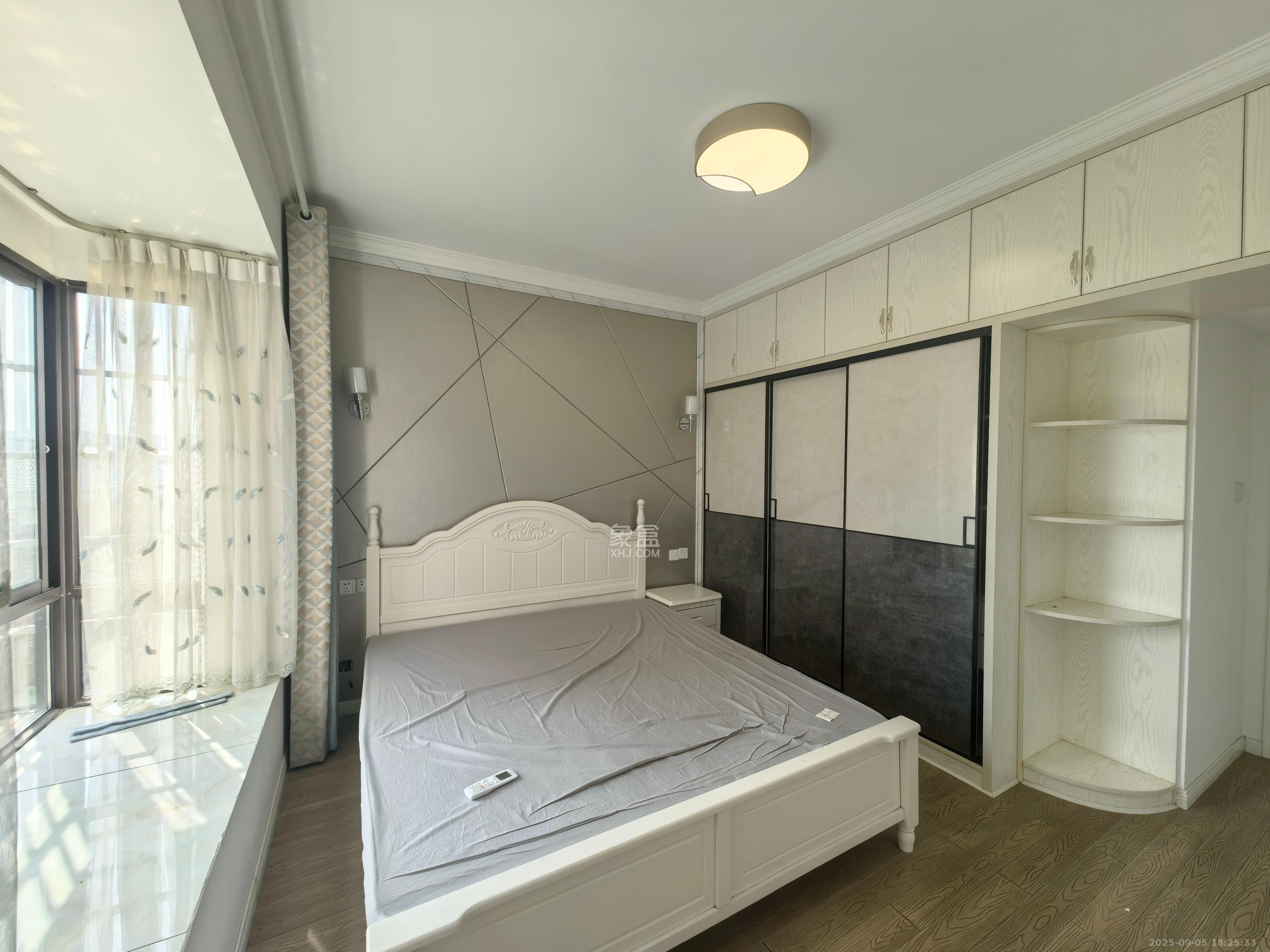 和润园一、二期 3室2厅1卫 2200.0元/月 和润园一、二期 3室2厅1卫 2200.0元/月室内图