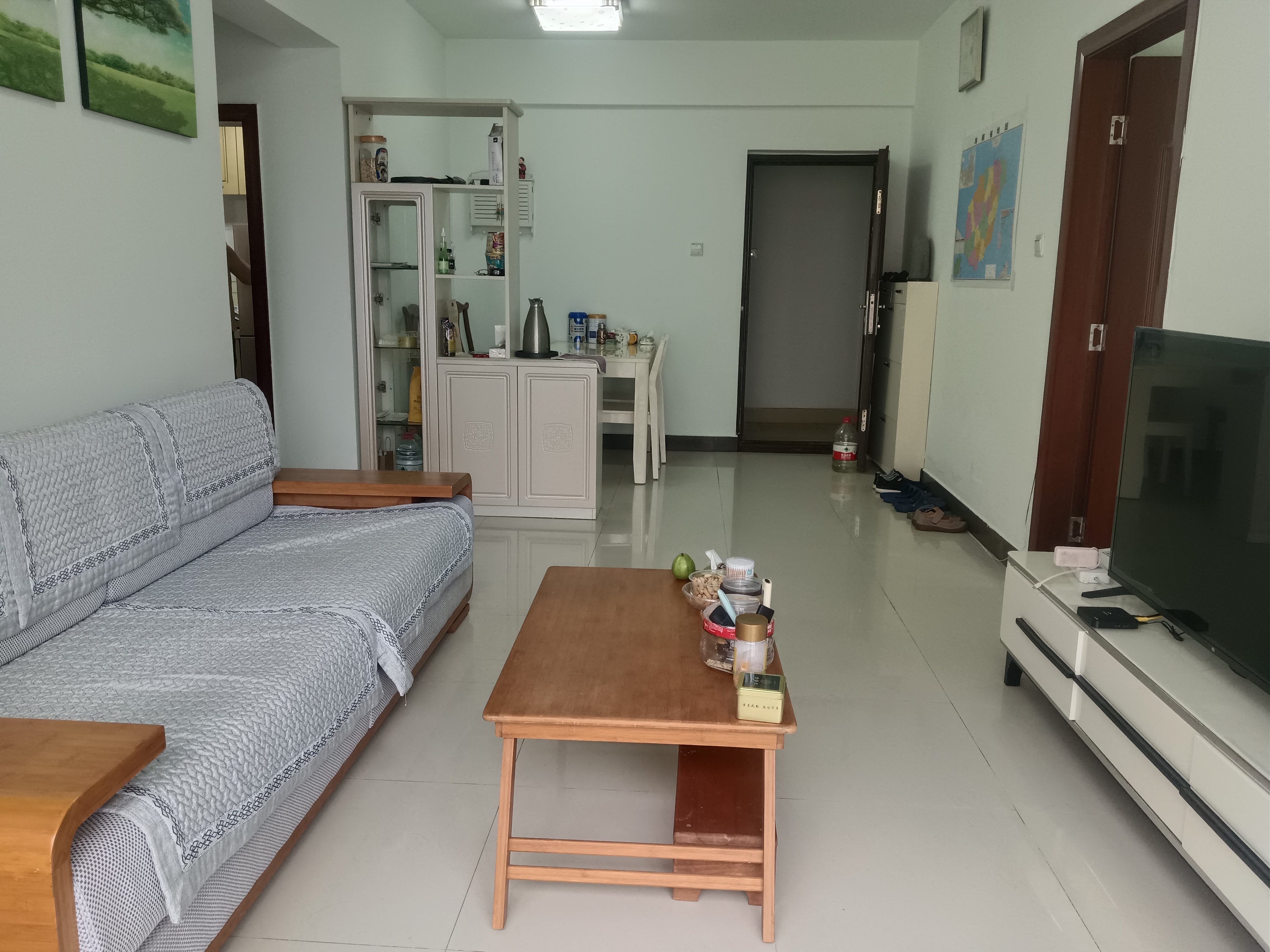 华宝雅苑 1室2厅1卫 2200.0元/月 华宝雅苑 1室2厅1卫 2200.0元/月室内图