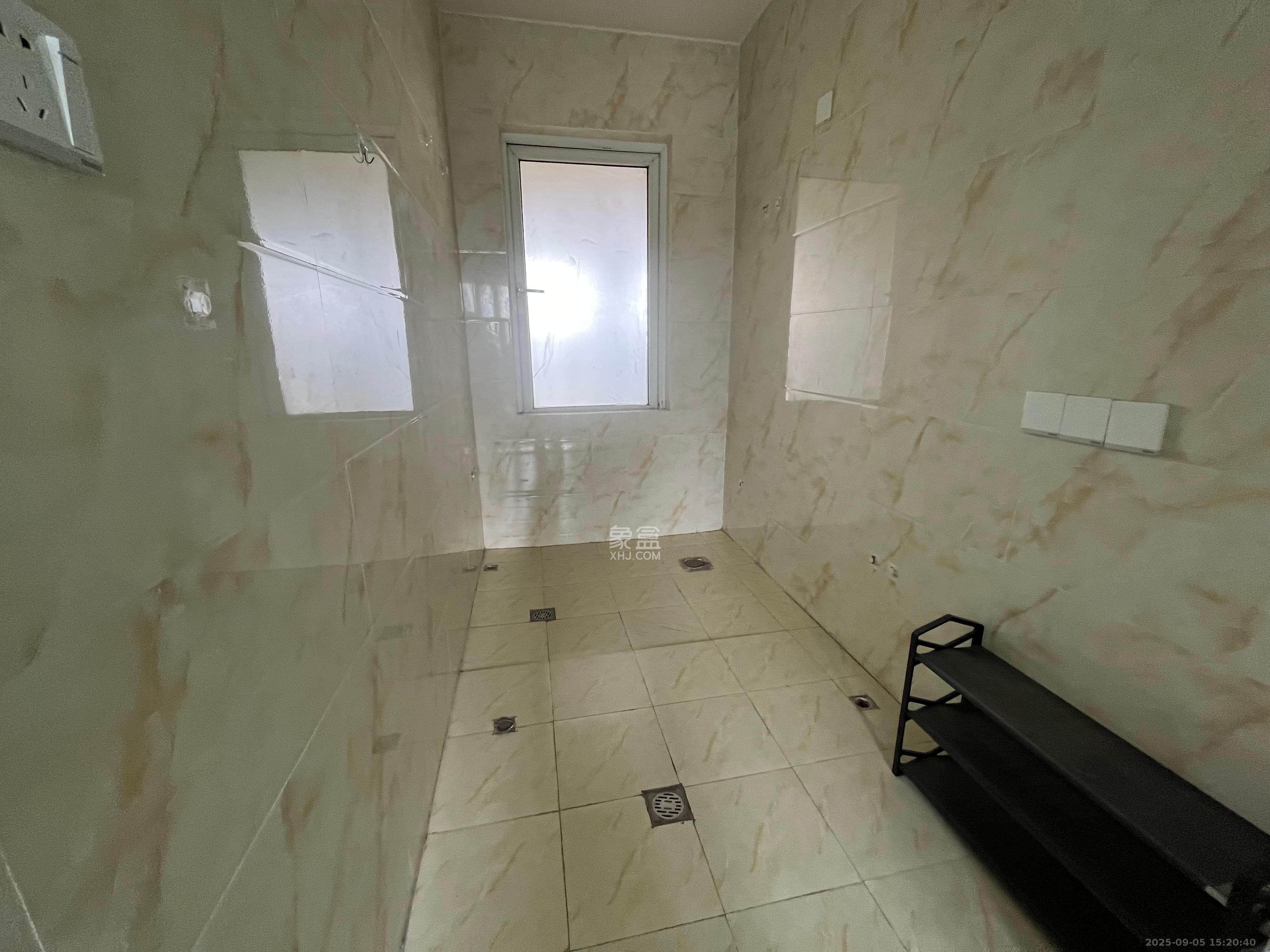 蓝光幸福满庭 3室2厅1卫 1800.0元/月 蓝光幸福满庭 3室2厅1卫 1800.0元/月室内图