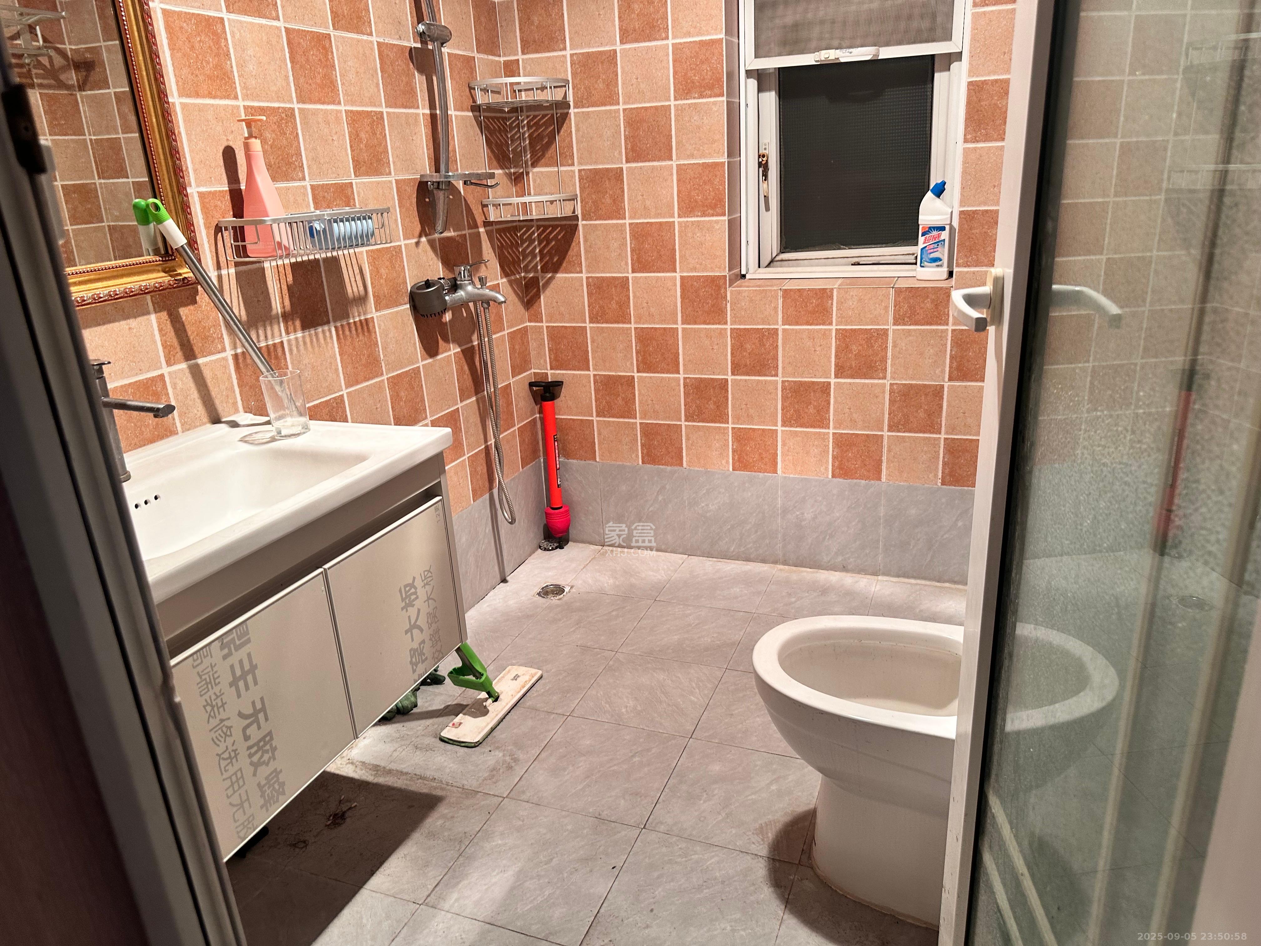 未来现代城 4室2厅2卫 2600.0元/月 未来现代城 4室2厅2卫 2600.0元/月室内图