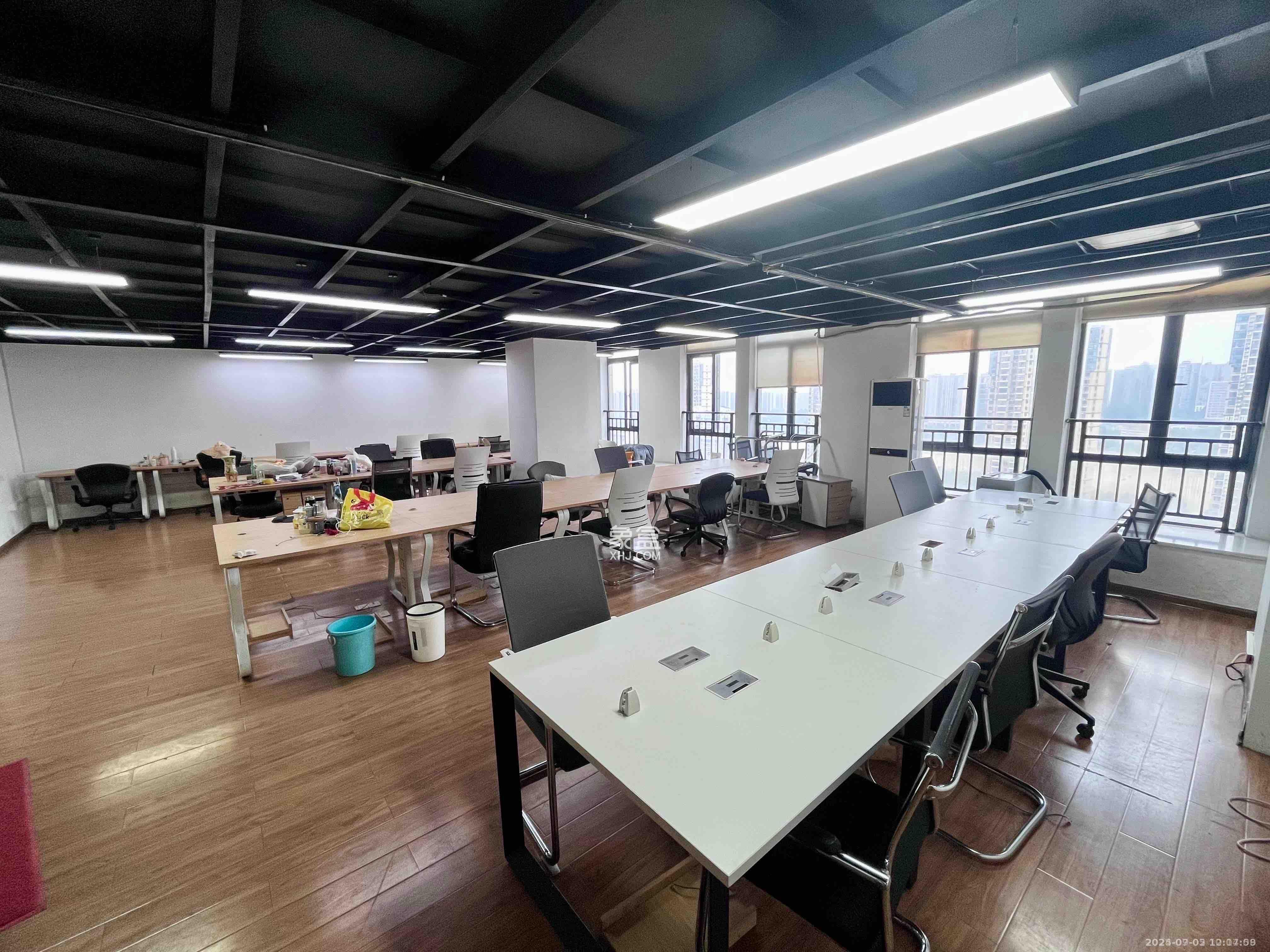 长城万富汇  2室2厅1卫    5200.0元/月 长城万富汇  2室2厅1卫    5200.0元/月室内图