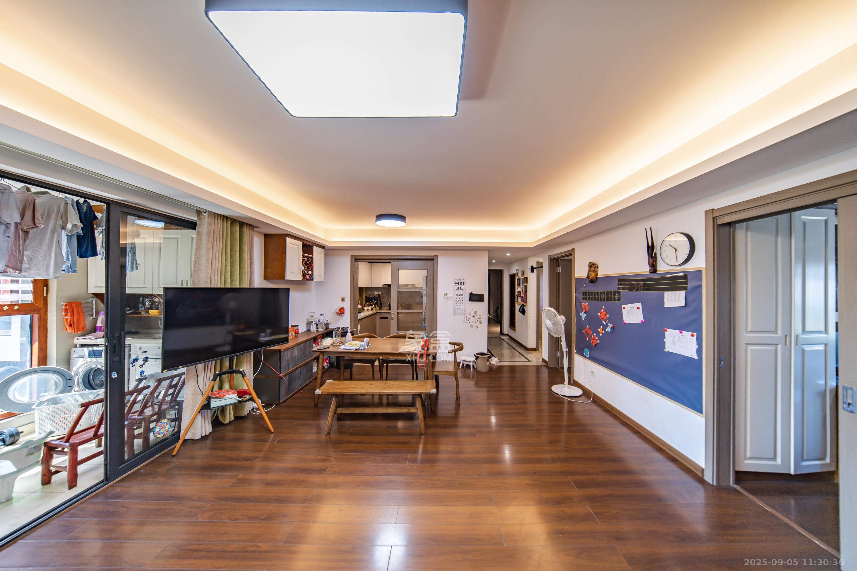 万科金域缇香  1室0厅0卫    4200.0元/月 万科金域缇香  1室0厅0卫    4200.0元/月