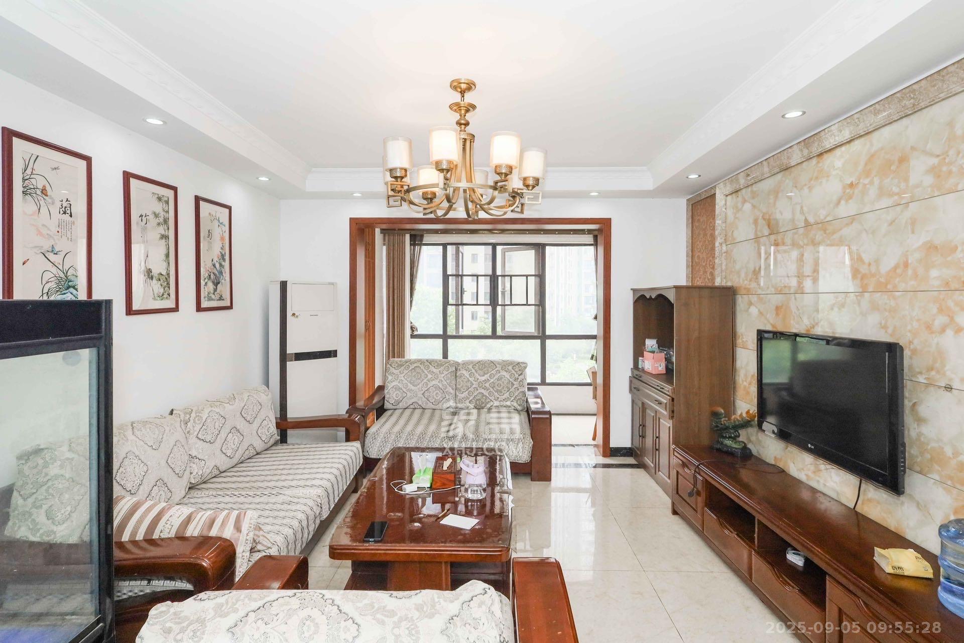 和泓梅溪四季 3室2厅2卫 2900.0元/月 和泓梅溪四季 3室2厅2卫 2900.0元/月室内图