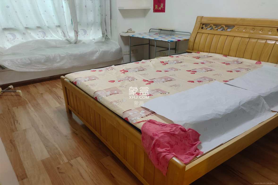 颐美园 3室2厅2卫 3000.0元/月 颐美园 3室2厅2卫 3000.0元/月室内图